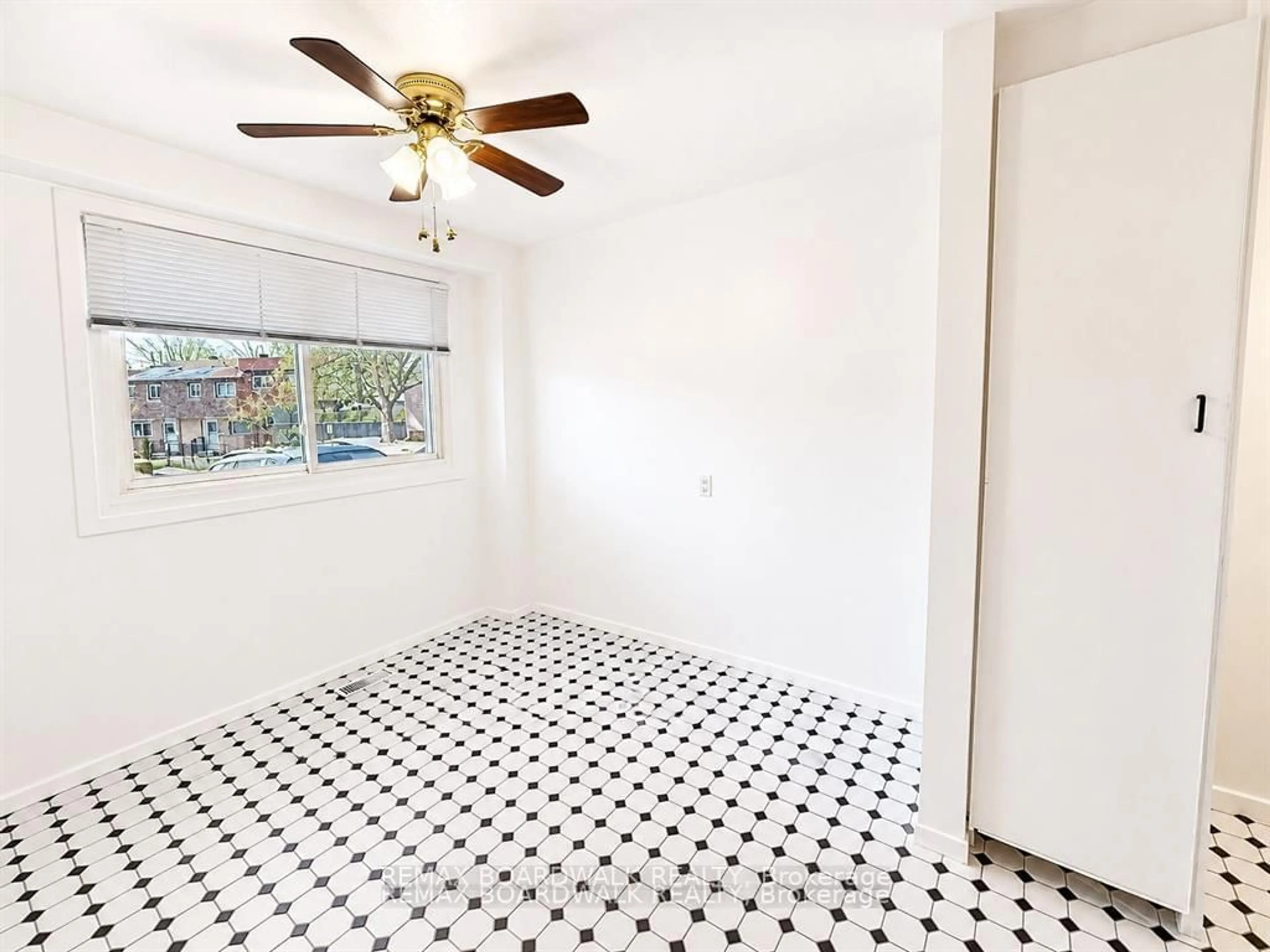 A pic of a room for 53J Sumac St, Ottawa Ontario K1J 7T7