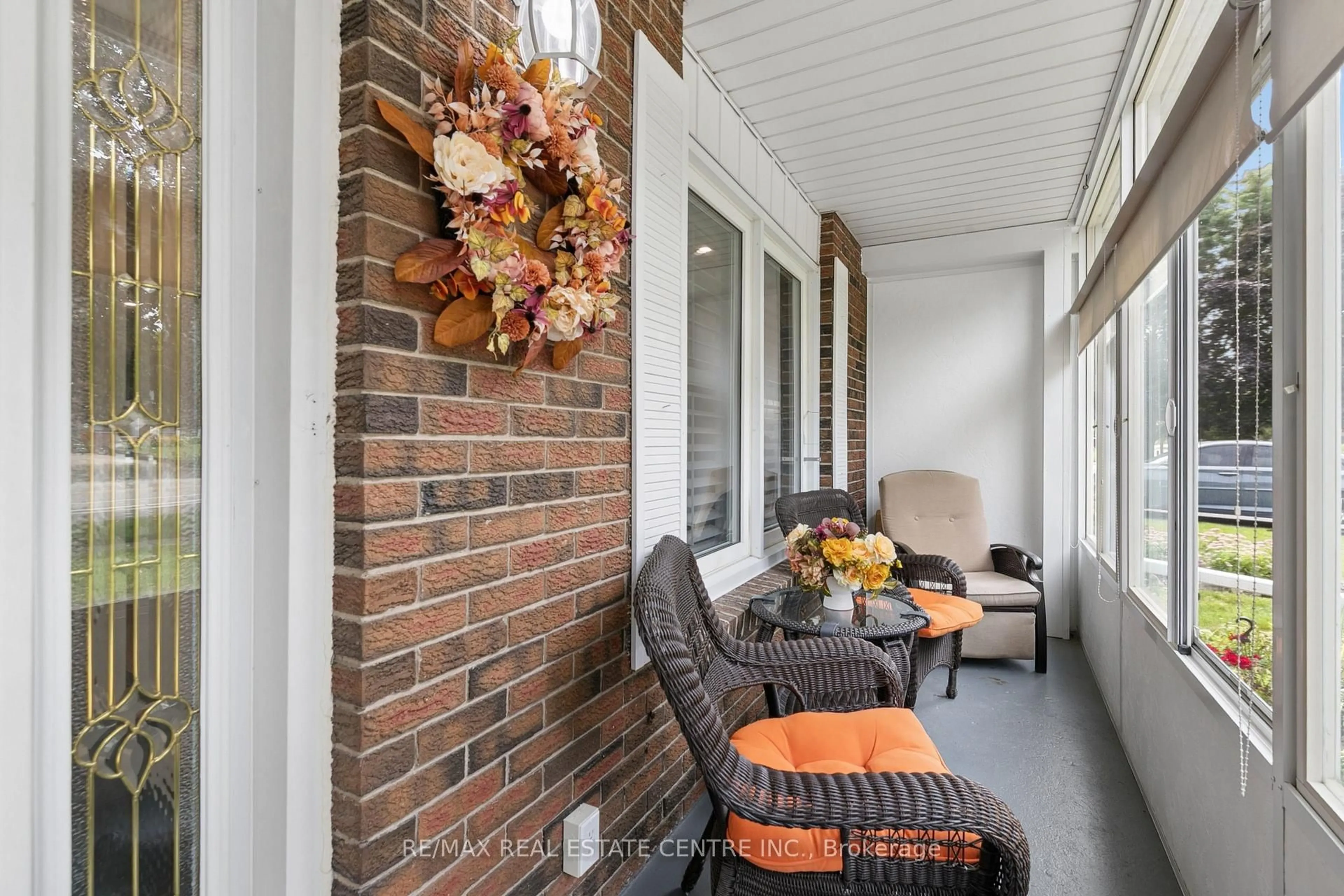 Patio, street for 184 Westheights Dr, Kitchener Ontario N2N 1J9