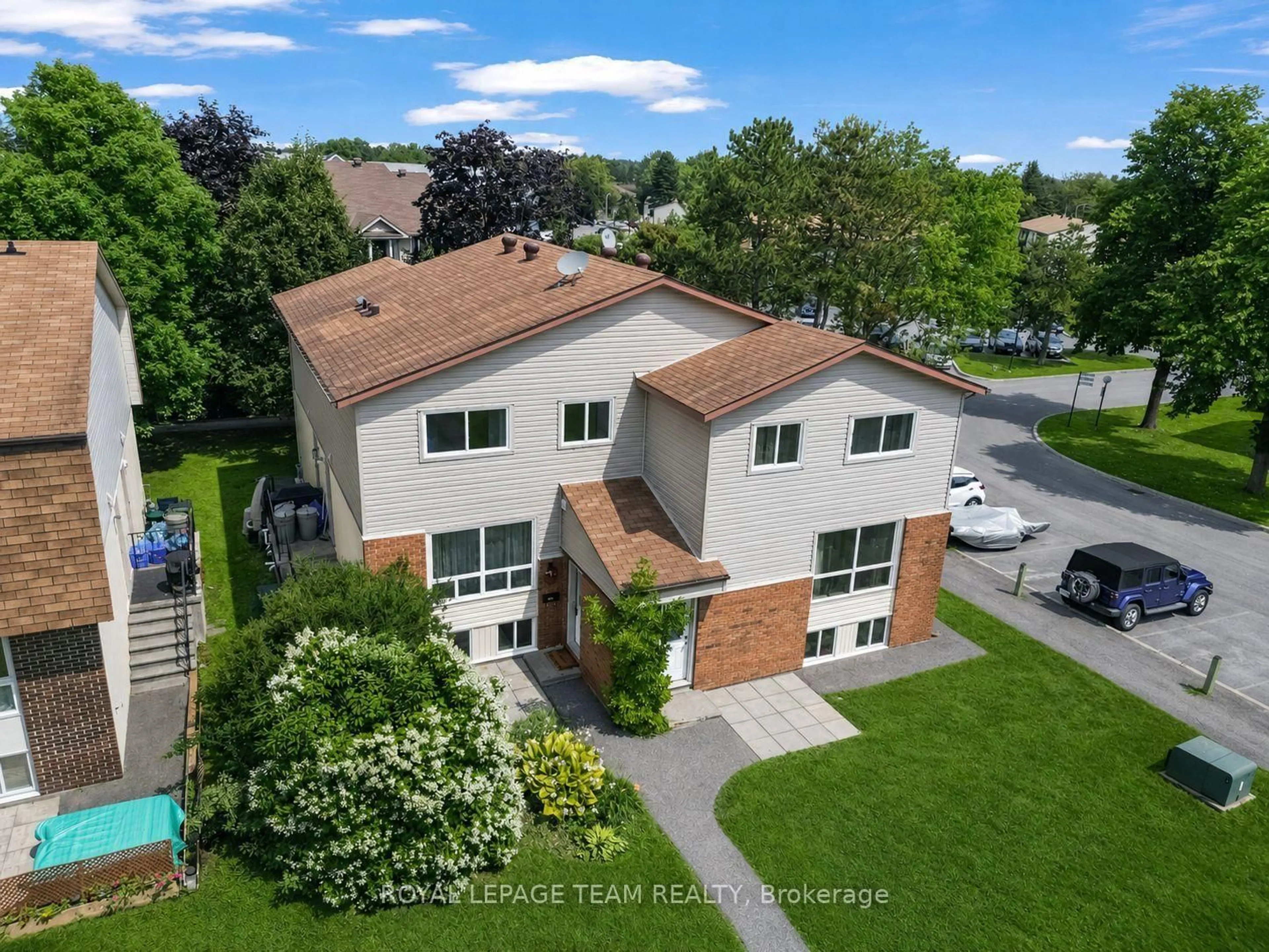 A pic from outside/outdoor area/front of a property/back of a property/a pic from drone, street for 38A Forester Cres, Ottawa Ontario K2H 8Y2