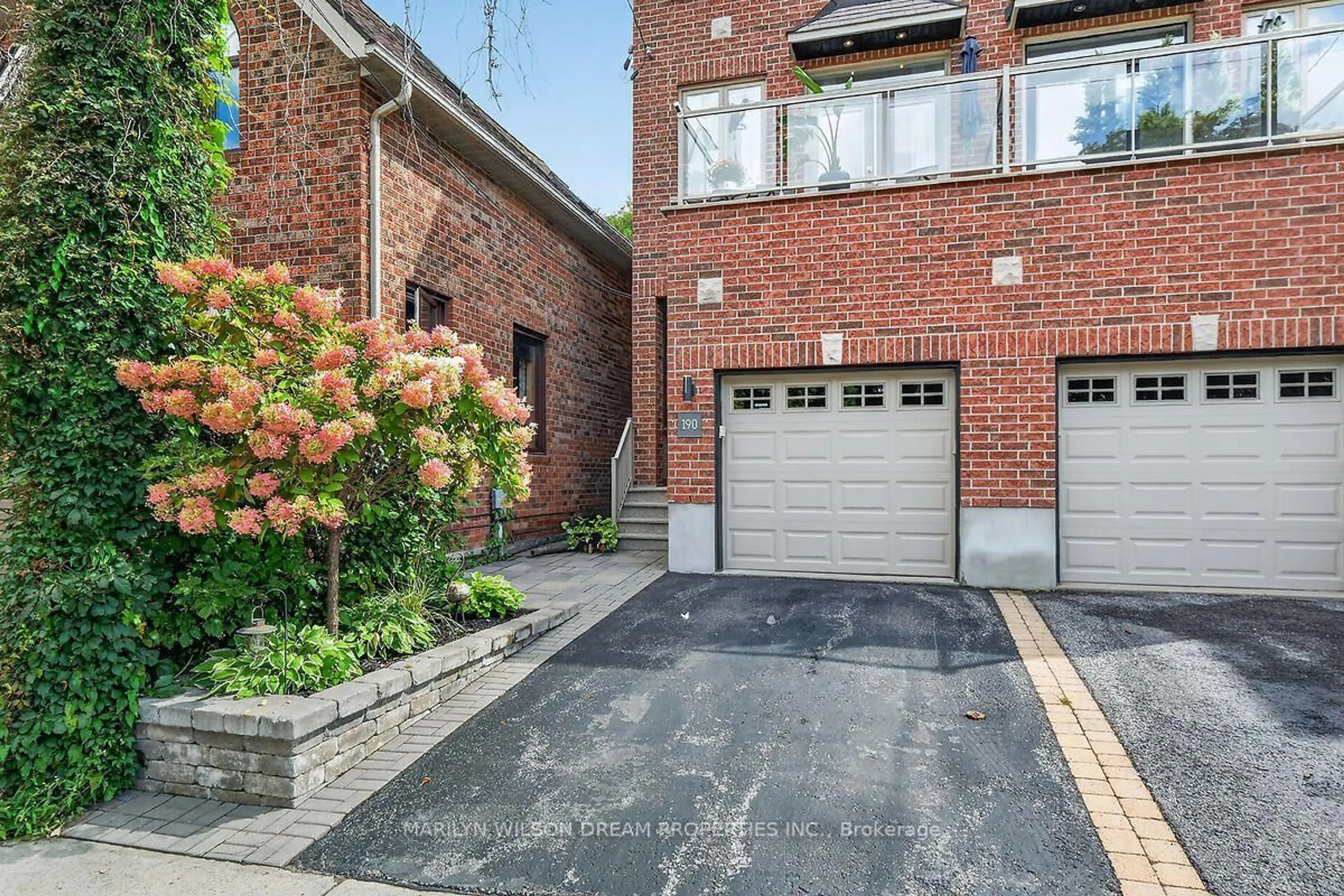 Home with brick exterior material, street for 190 Hawthorne Ave, Ottawa Ontario K1S 0B5