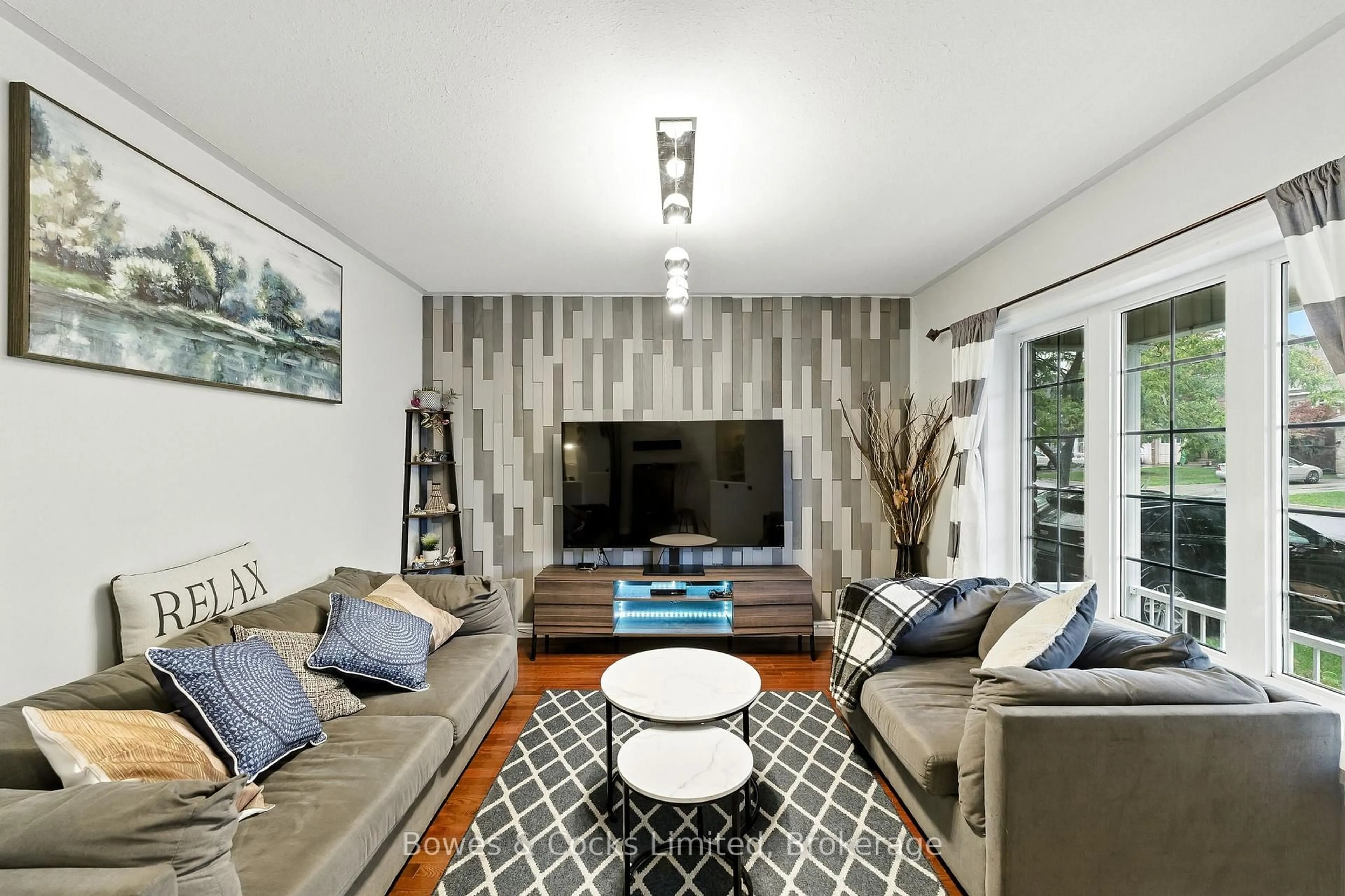 Living room with furniture, unknown for 210 Farrier Cres, Peterborough Ontario K9L 0A6