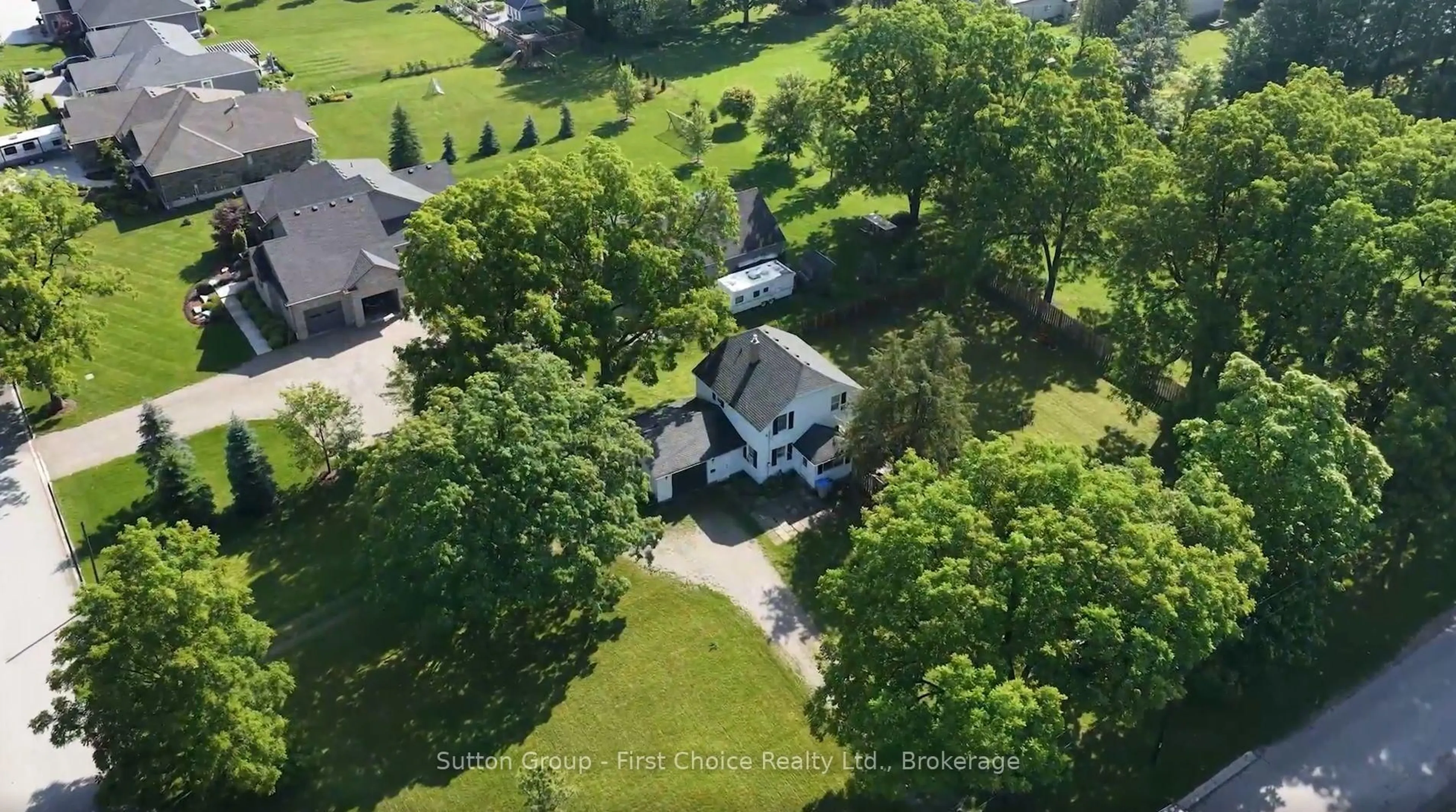 A pic from outside/outdoor area/front of a property/back of a property/a pic from drone, unknown for 33 Bayfield St, Huron East Ontario N0K 1G0