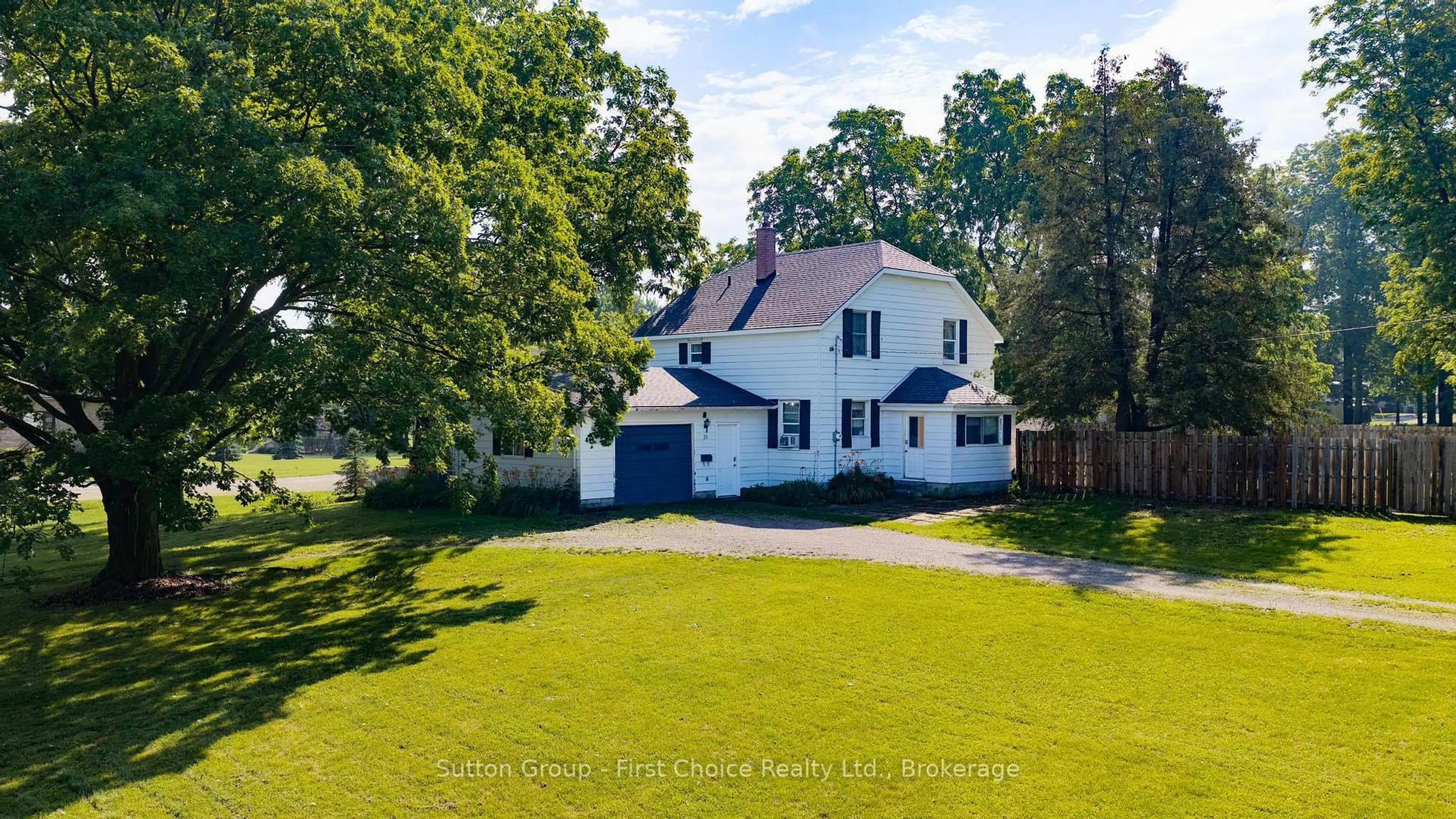 A pic from outside/outdoor area/front of a property/back of a property/a pic from drone, street for 33 Bayfield St, Huron East Ontario N0K 1G0