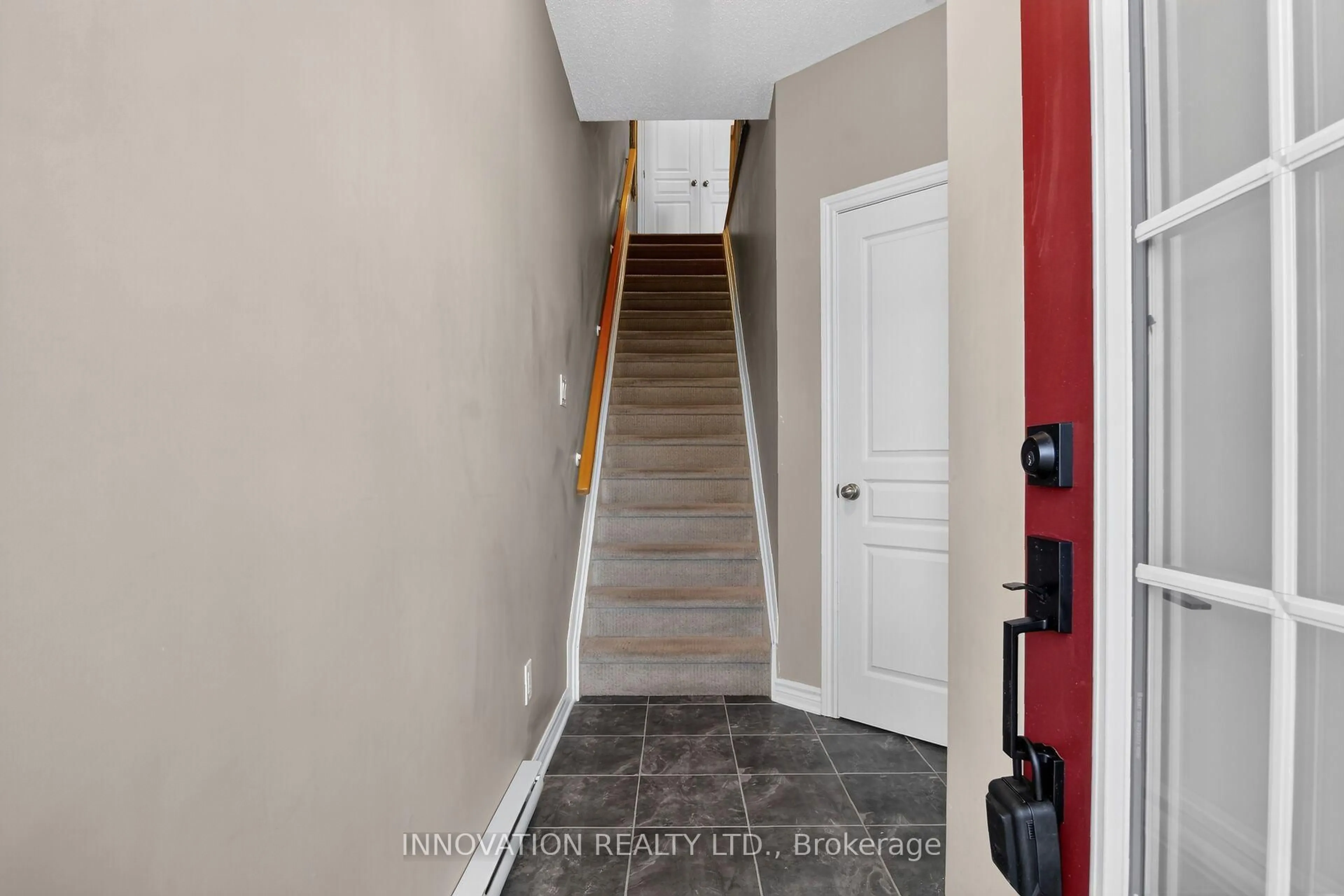 Indoor entryway for 322 Royal Fern Way #12, Ottawa Ontario K1V 2K6