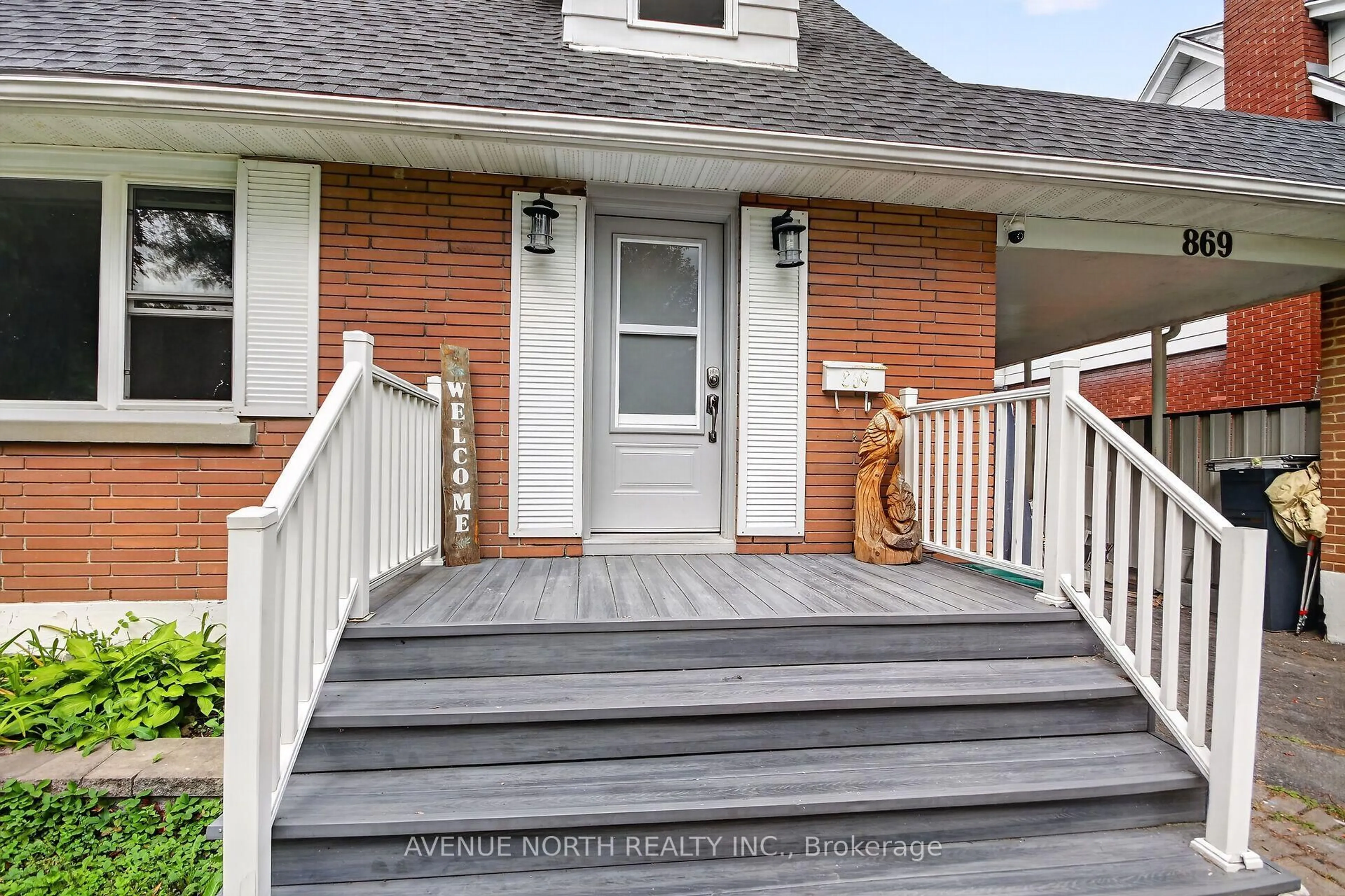 Unknown for 869 Chapman Blvd, Ottawa Ontario K1G 1V1
