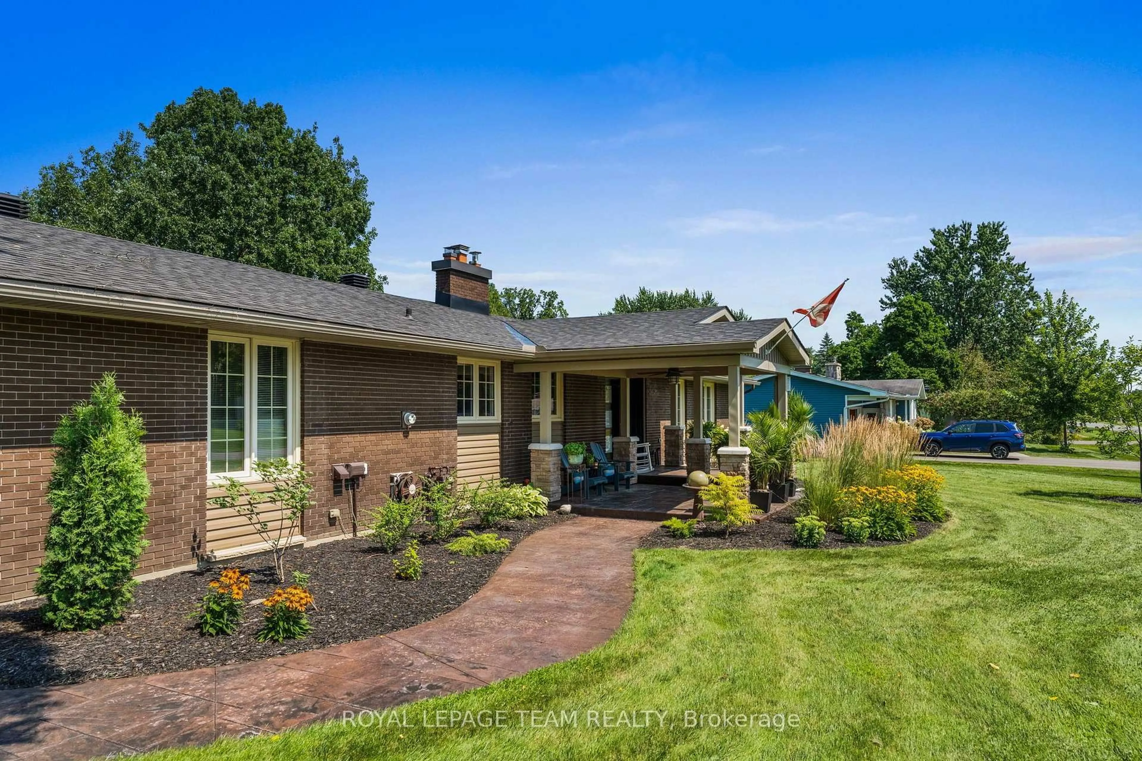 Home with brick exterior material, street for 1279 Fairway Dr, Manotick Ontario K4M 1B3