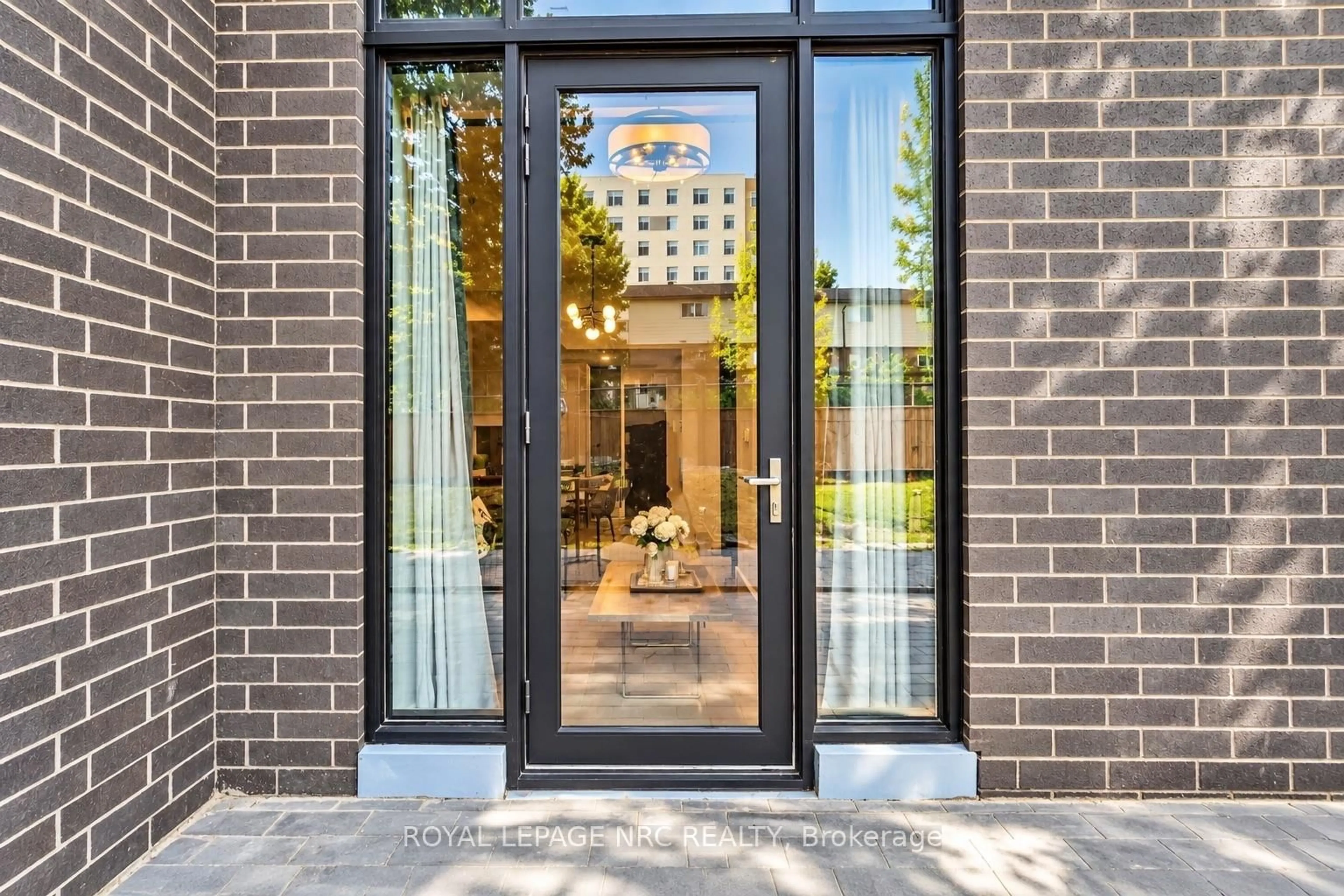 Indoor entryway for 145 Columbia St #133, Waterloo Ontario N2L 0K7