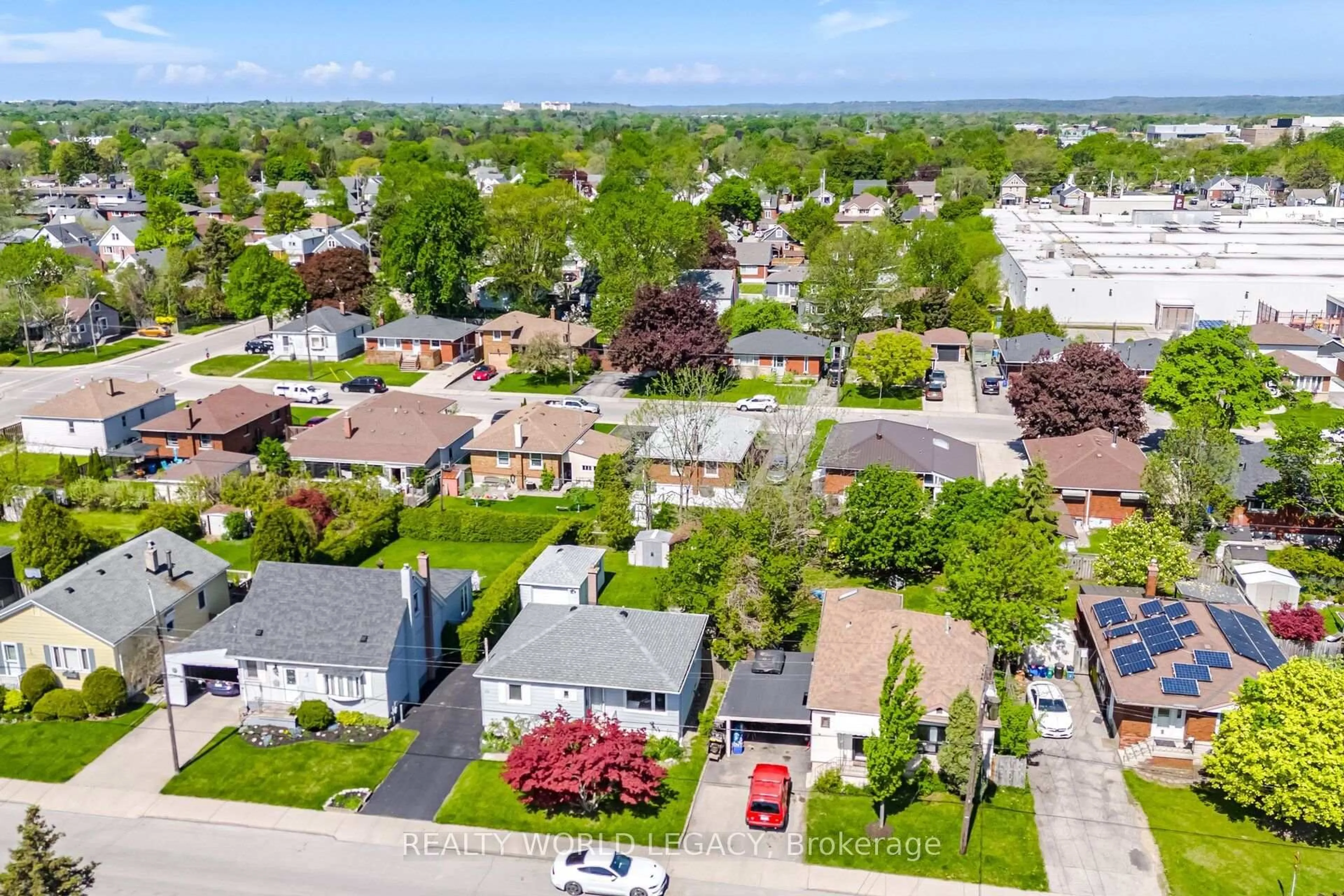 A pic from outside/outdoor area/front of a property/back of a property/a pic from drone, street for 94 Clarendon Ave, Hamilton Ontario L9A 3A3