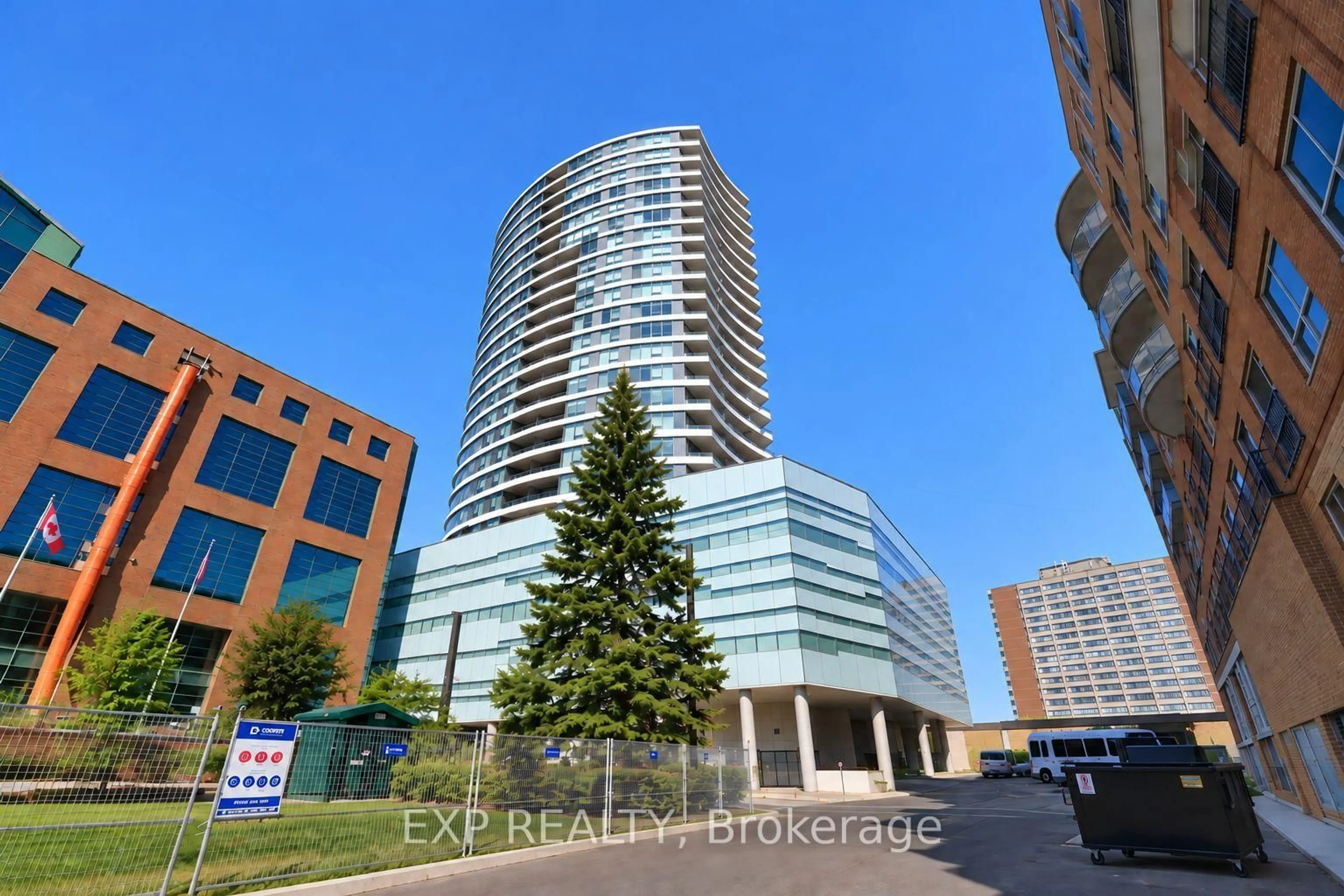 Indoor foyer for 485 Richmond Rd, Ottawa Ontario K2A 3W9