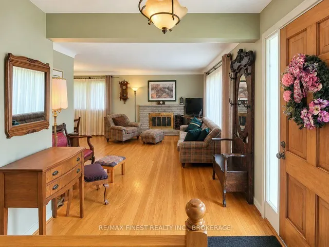 58 Princeton Pl, Loyalist 4