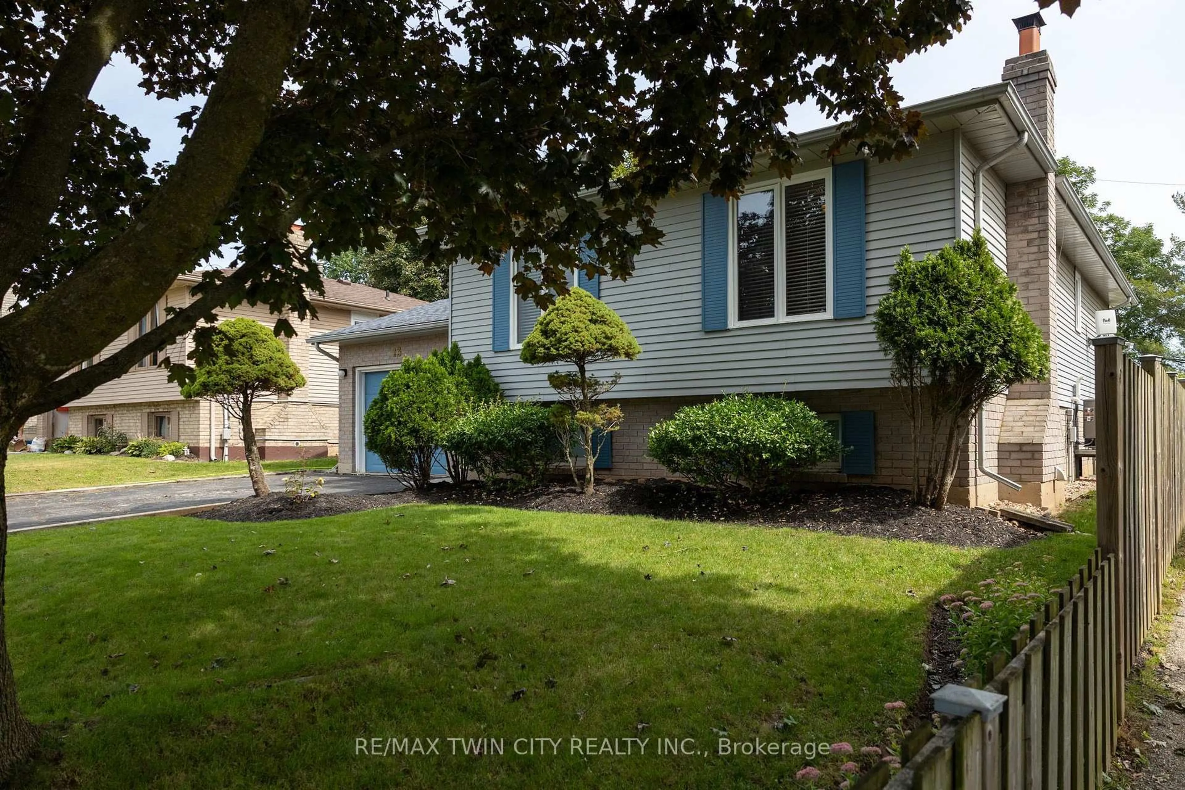 Home with vinyl exterior material, street for 13 FOREST Dr, Brant Ontario N3L 3L2