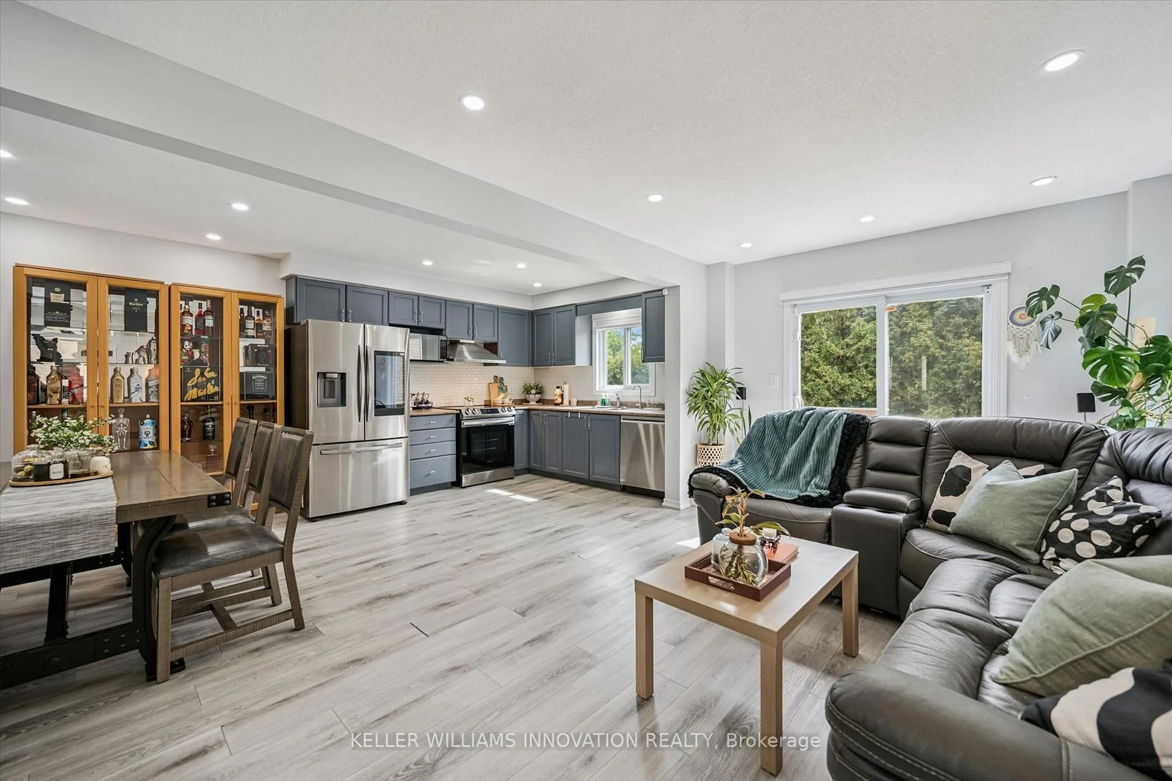 Open concept kitchen, unknown for 81 Windale Cres, Kitchener Ontario N2E 3H4