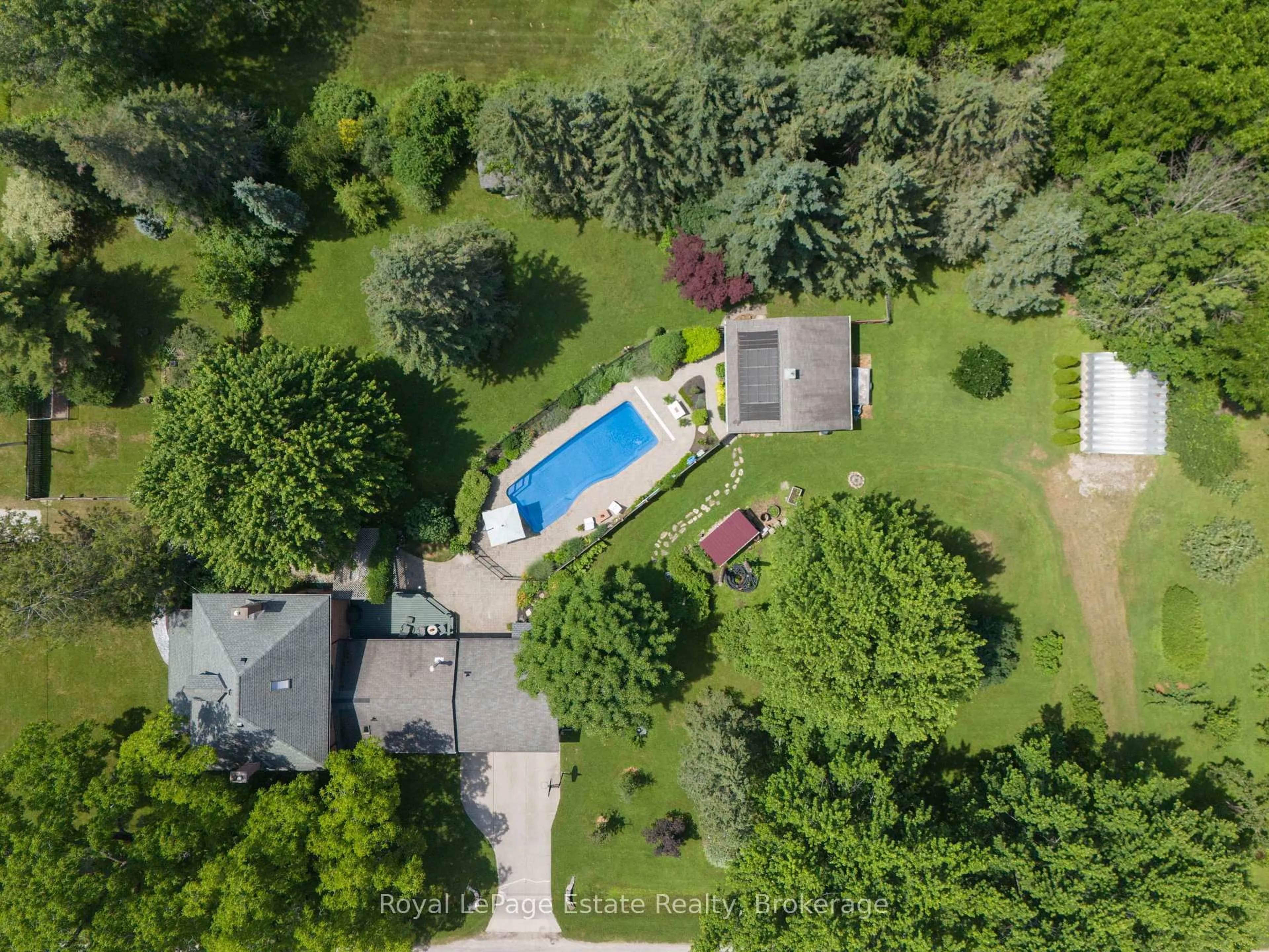 A pic from outside/outdoor area/front of a property/back of a property/a pic from drone, unknown for 104 Carney St, Georgian Bluffs Ontario N4K 6V5
