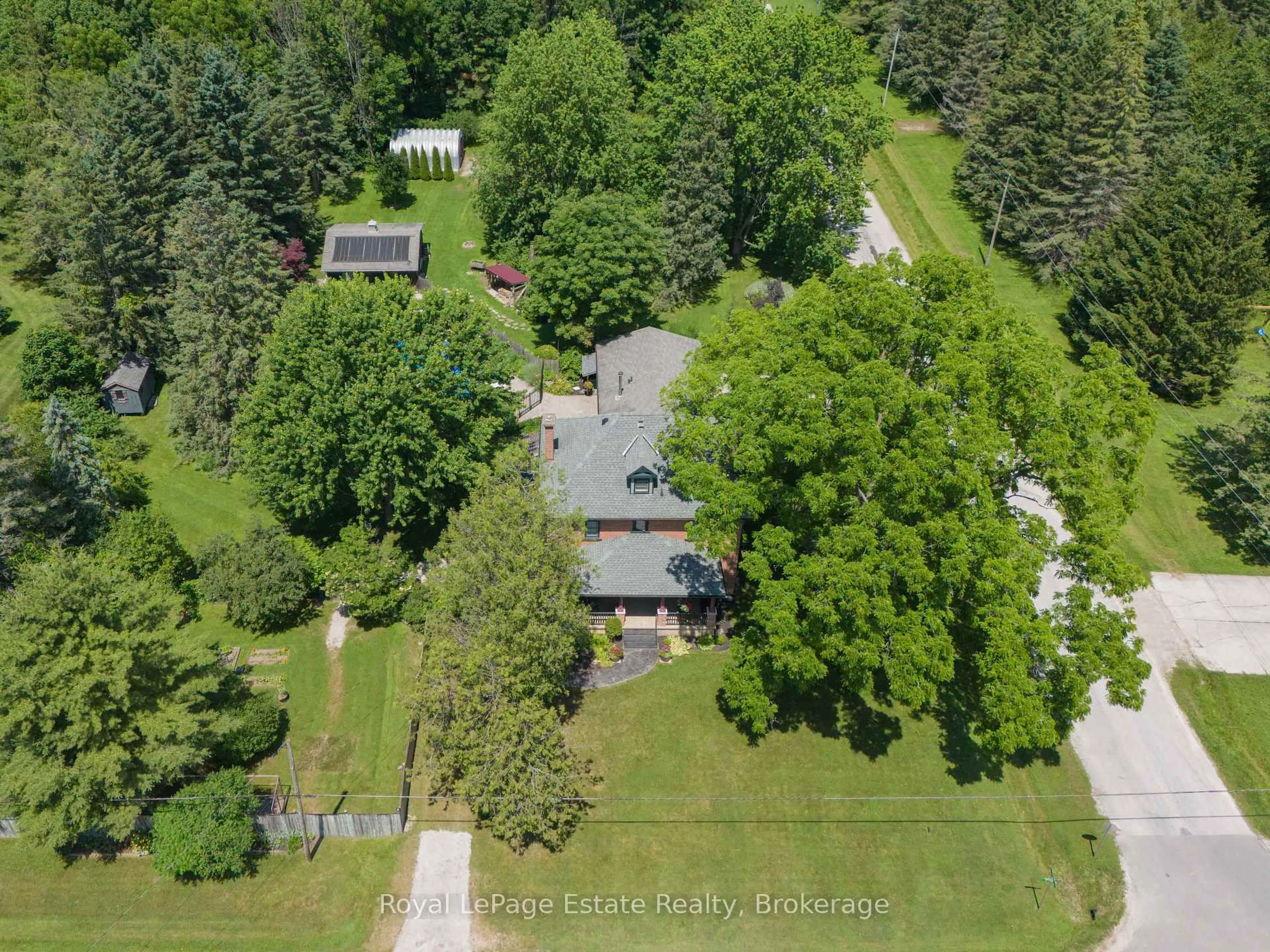 A pic from outside/outdoor area/front of a property/back of a property/a pic from drone, unknown for 104 Carney St, Georgian Bluffs Ontario N4K 6V5