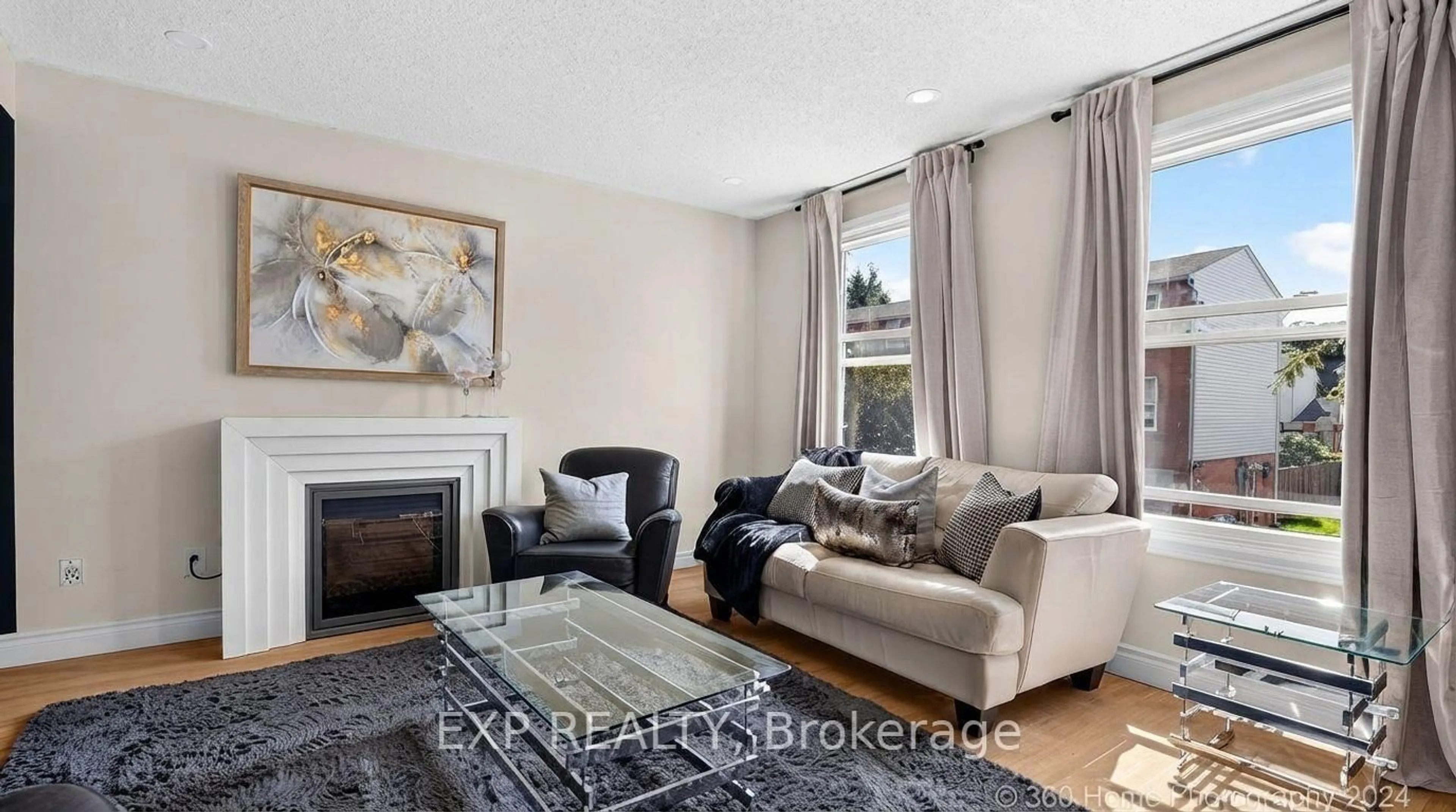 Living room with furniture, unknown for 1255 Upper Gage Ave #6, Hamilton Ontario L8W 3C7