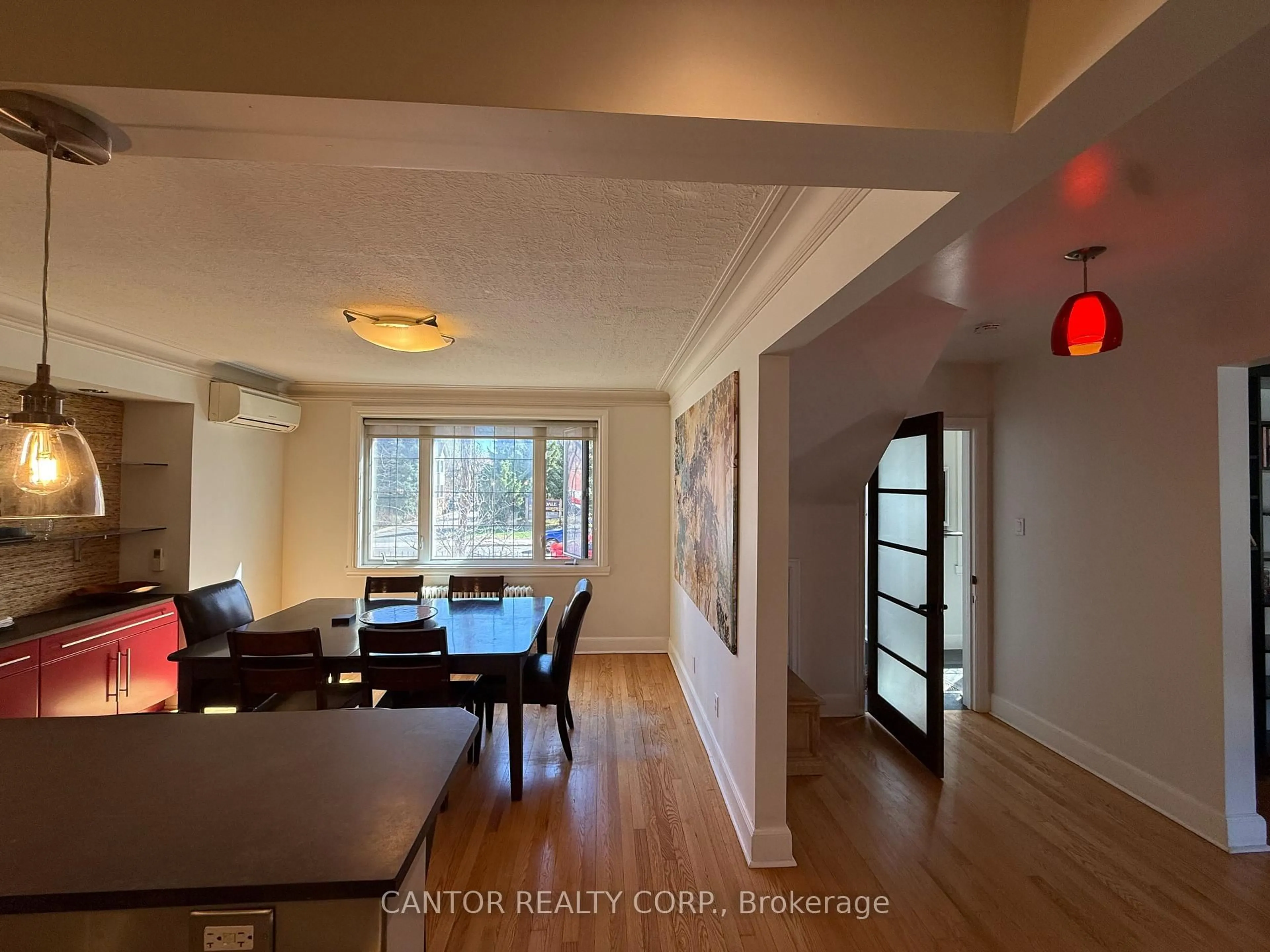A pic of a room for 430 Parkdale Ave, Ottawa Ontario K1Y 1H1