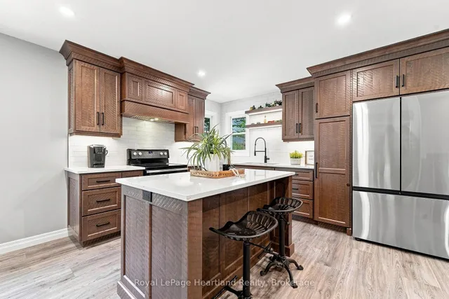 3042 Albert St, Howick 5