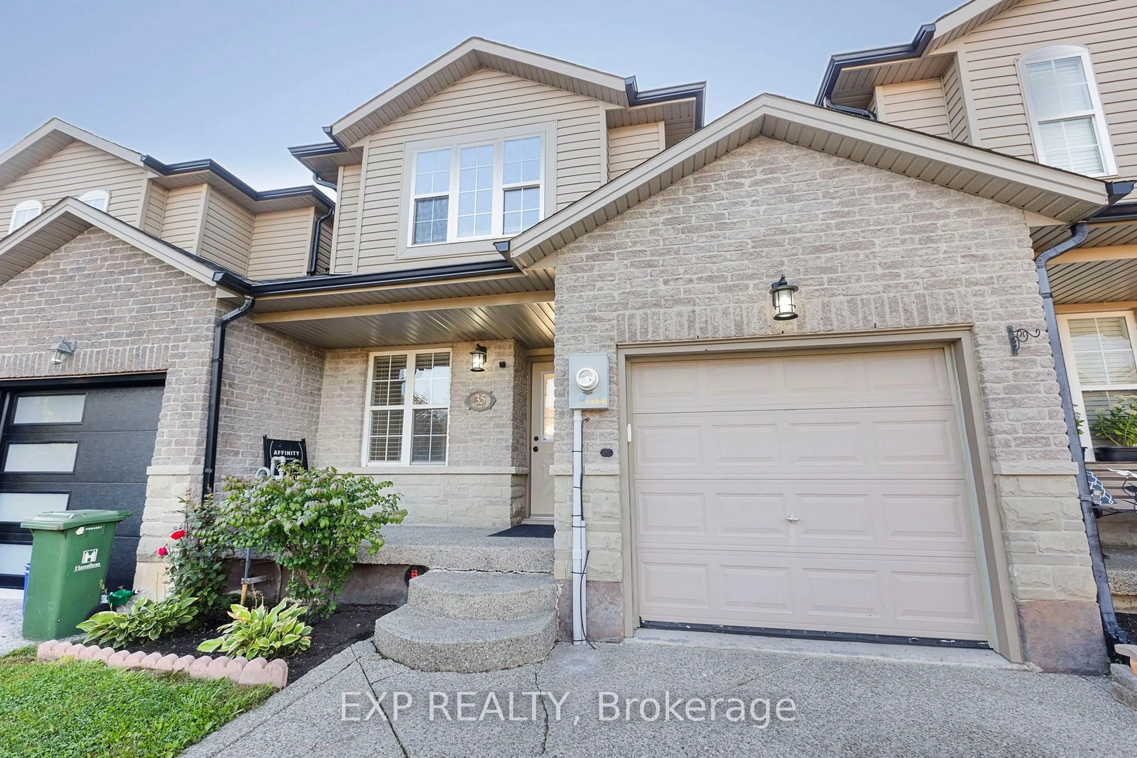 Unknown for 35 Thames Way, Hamilton Ontario L0R 1W0