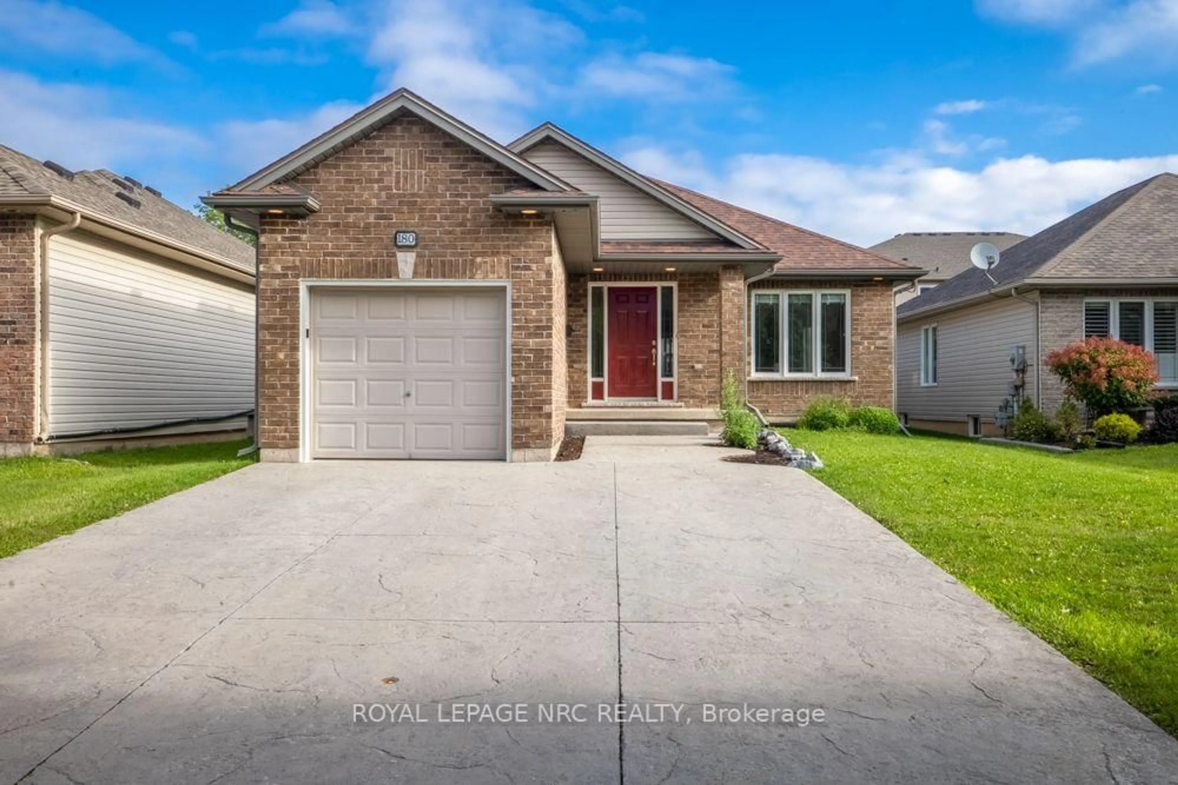 Home with brick exterior material, street for 180 Drapers St, Welland Ontario L3C 7N2