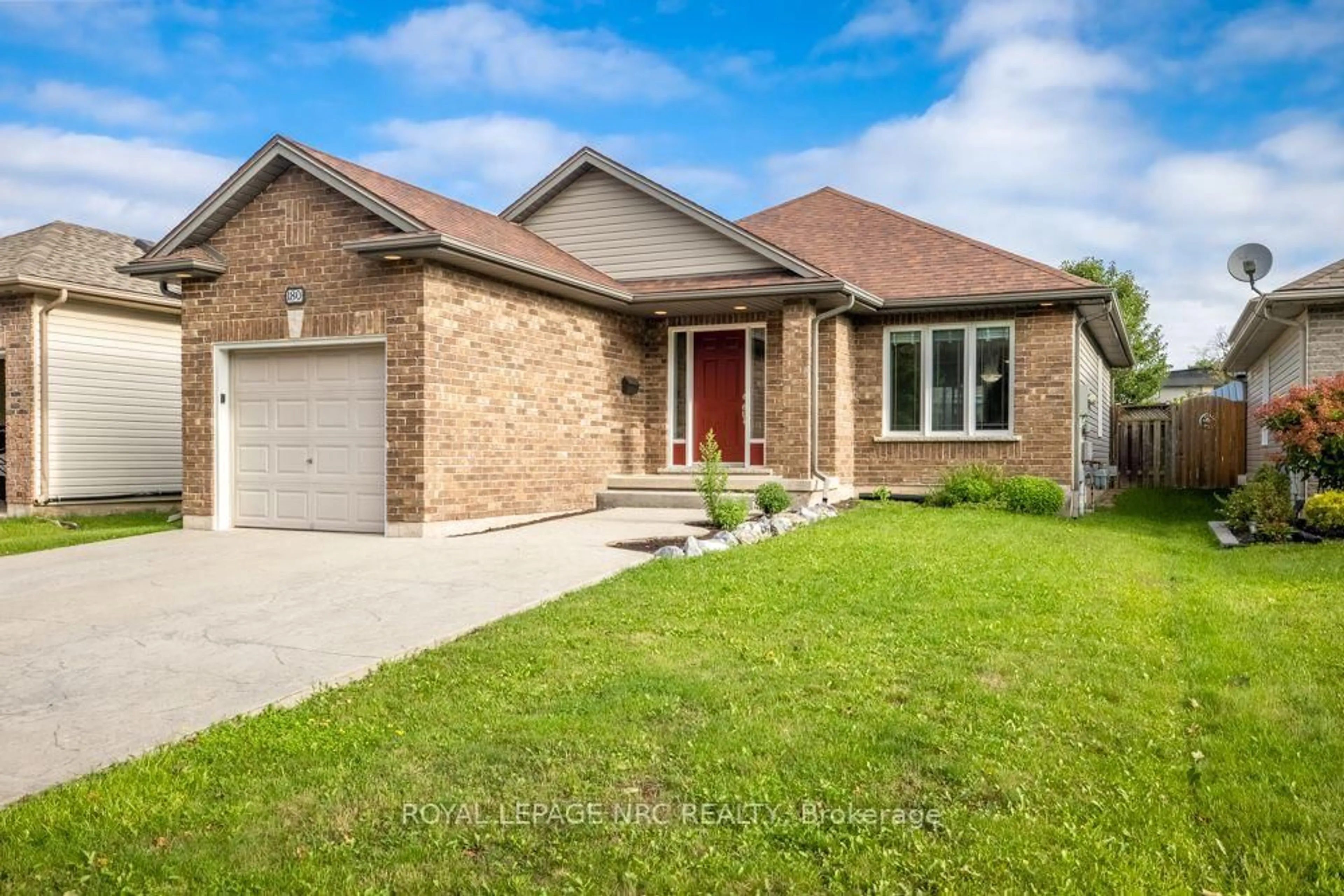 Home with brick exterior material, street for 180 Drapers St, Welland Ontario L3C 7N2