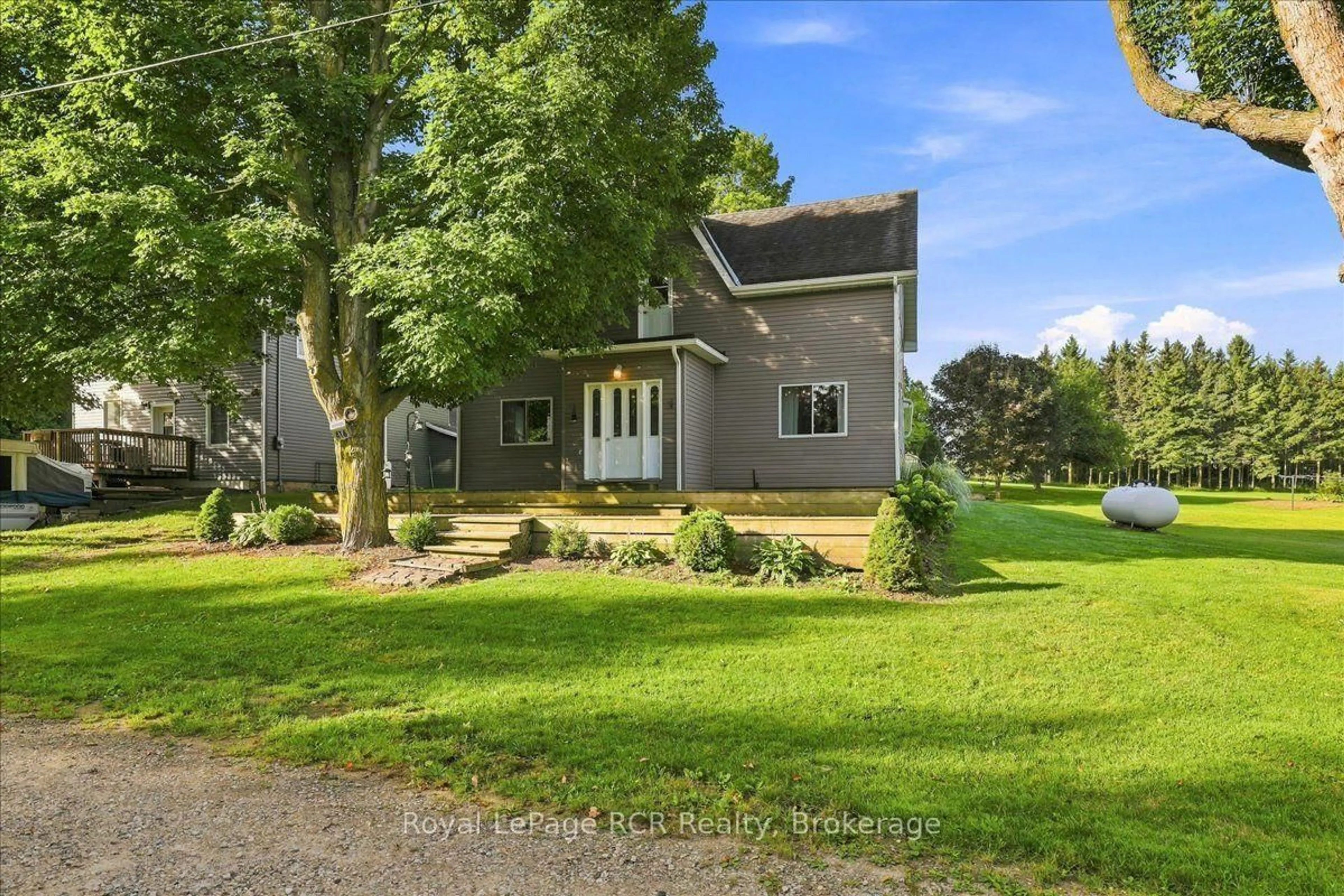 A pic from outside/outdoor area/front of a property/back of a property/a pic from drone, street for 416 Water St, West Grey Ontario N0G 2L3