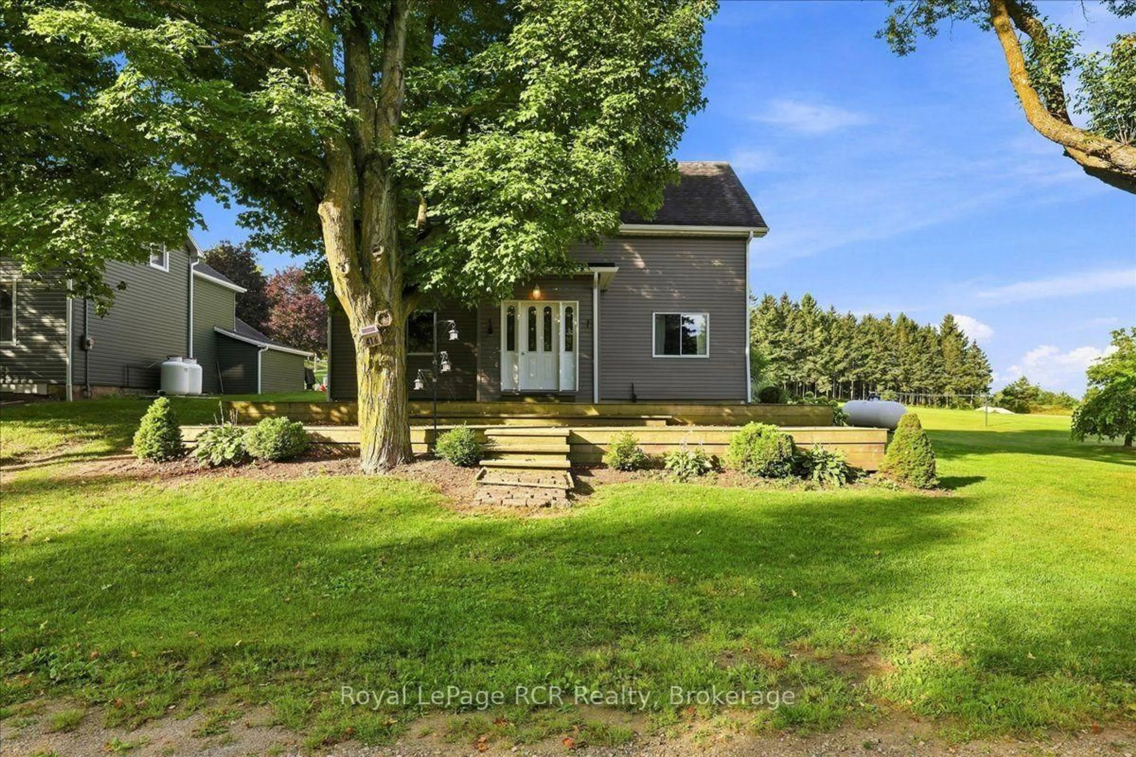 A pic from outside/outdoor area/front of a property/back of a property/a pic from drone, street for 416 Water St, West Grey Ontario N0G 2L3