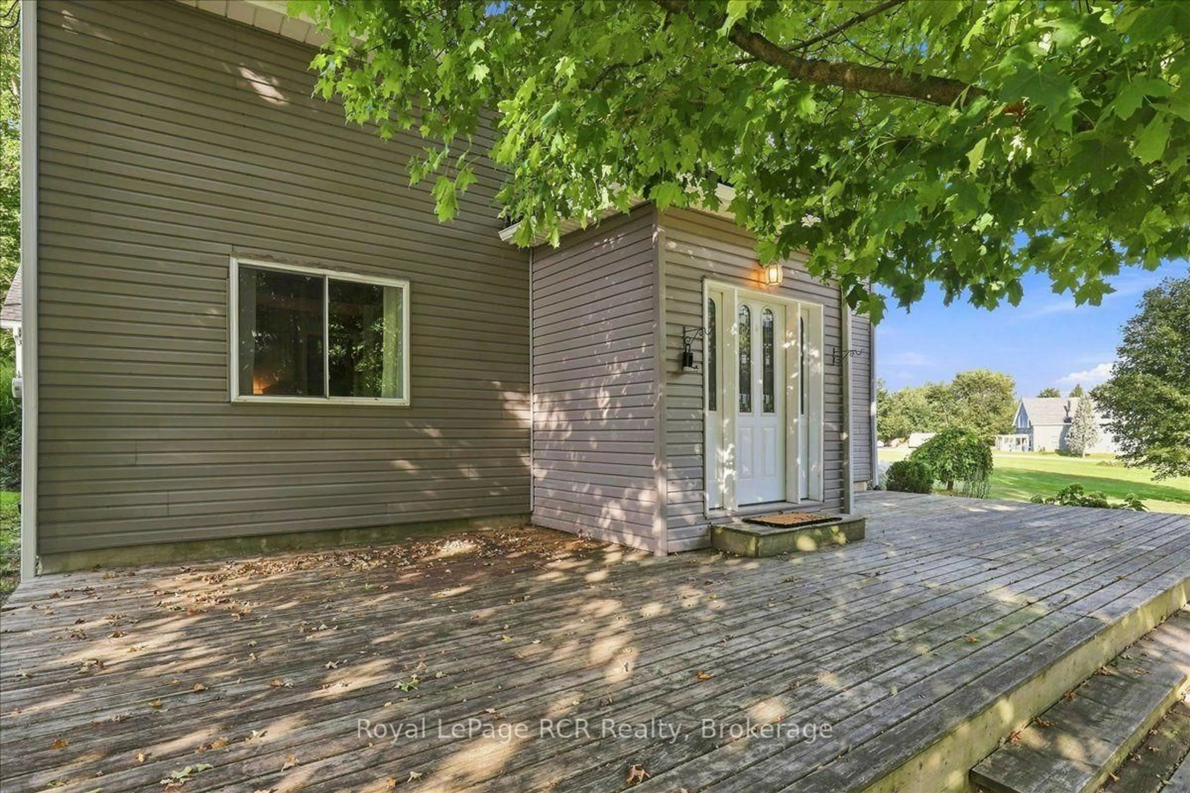 A pic from outside/outdoor area/front of a property/back of a property/a pic from drone, unknown for 416 Water St, West Grey Ontario N0G 2L3