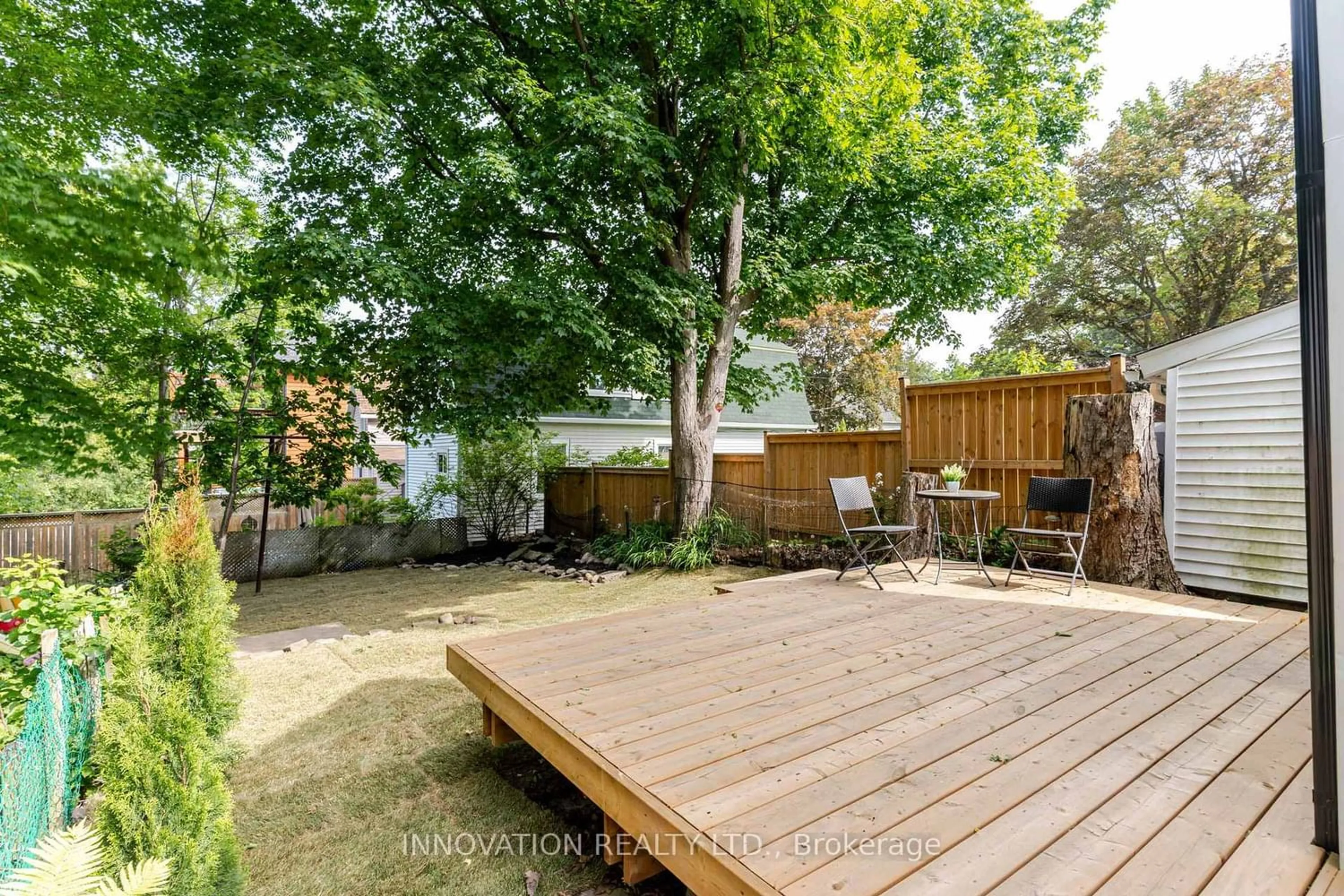 Patio, street for 106 James St, Brockville Ontario K6V 1K8