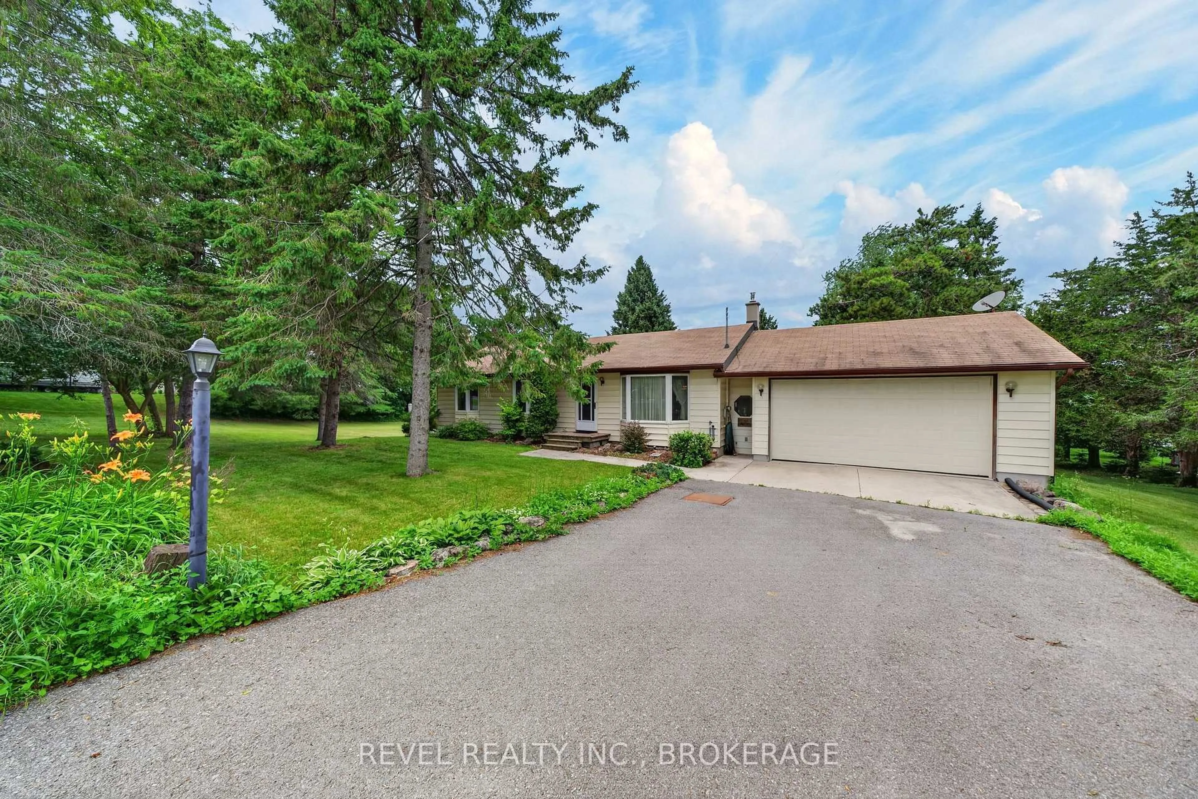 A pic from outside/outdoor area/front of a property/back of a property/a pic from drone, street for 4453 Latimer Rd, Inverary Ontario K0H 1X0