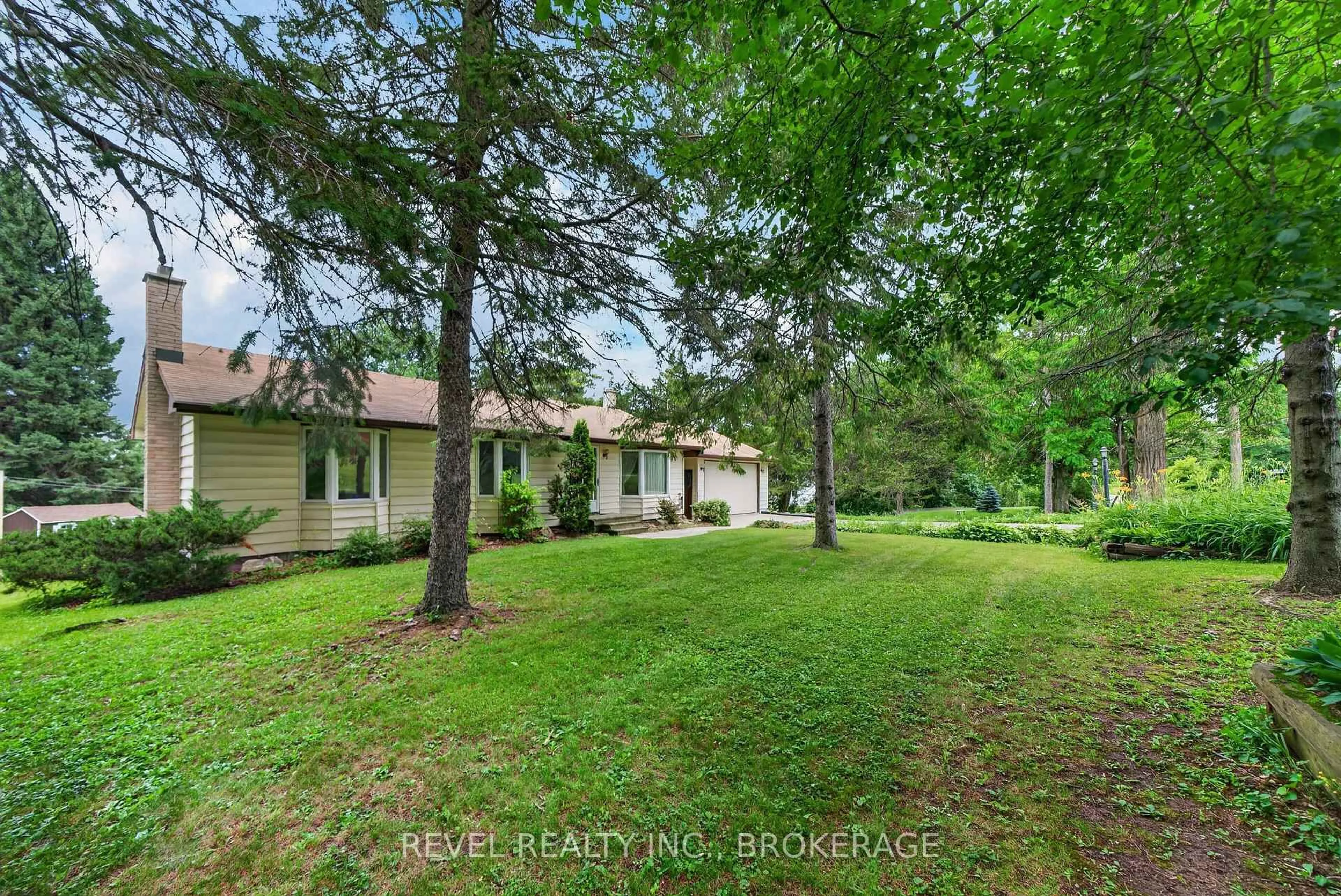 A pic from outside/outdoor area/front of a property/back of a property/a pic from drone, unknown for 4453 Latimer Rd, Inverary Ontario K0H 1X0