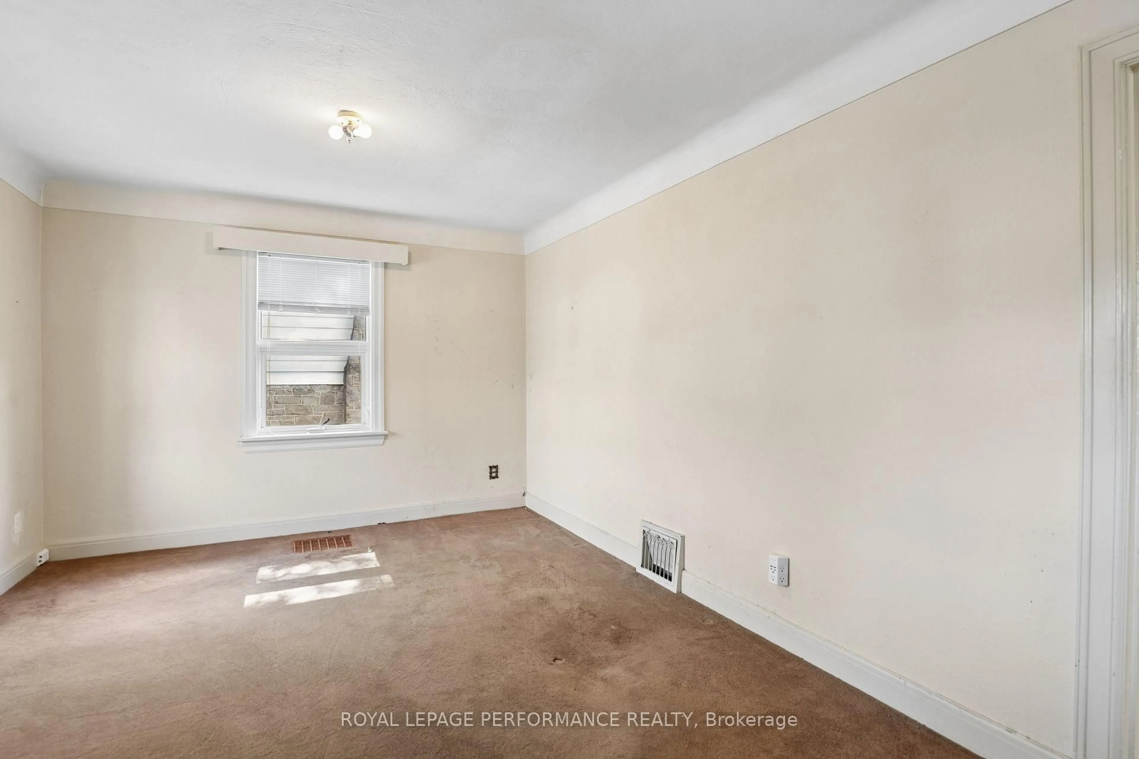A pic of a room for 85 Noel St, Ottawa Ontario K1M 2A4
