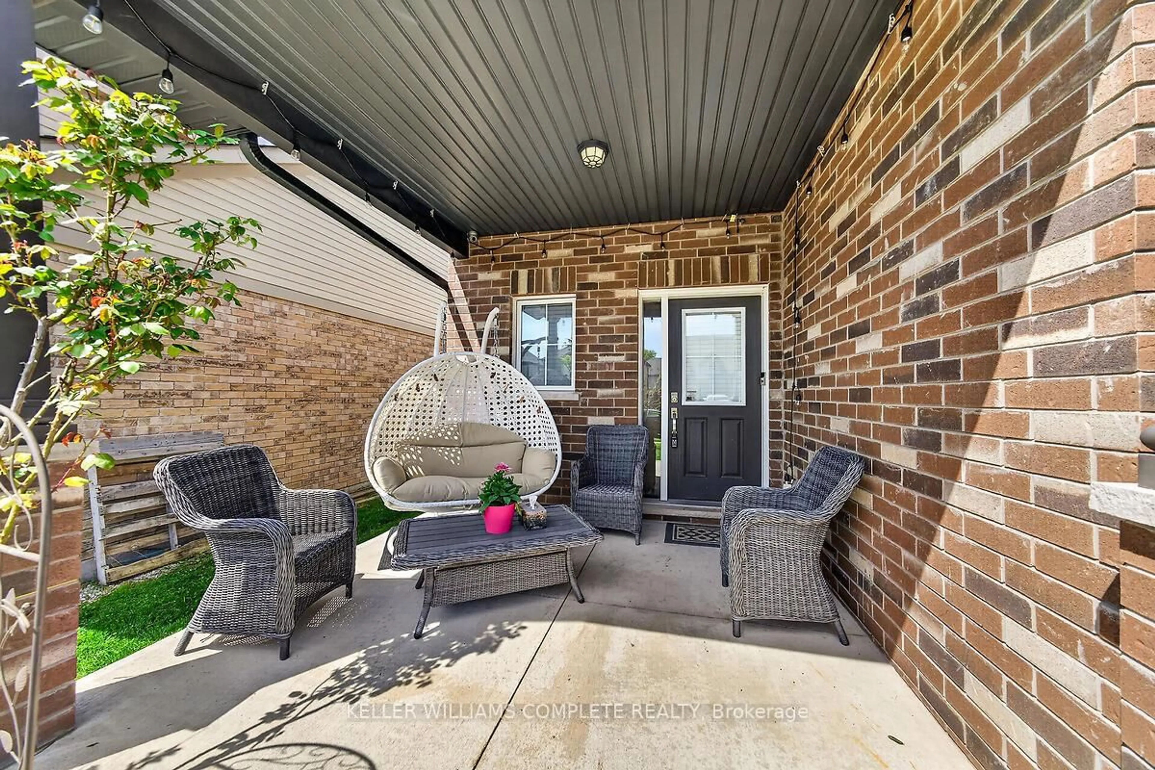 Patio, street for 7773 CLENDENNING St, Niagara Falls Ontario L2G 0H2