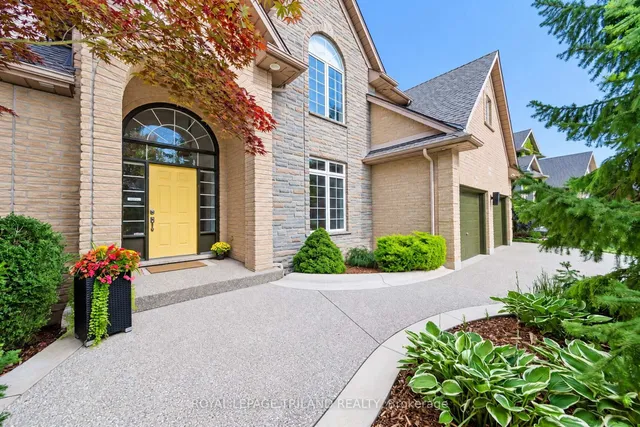 1833 Standfield Rd, London North 2