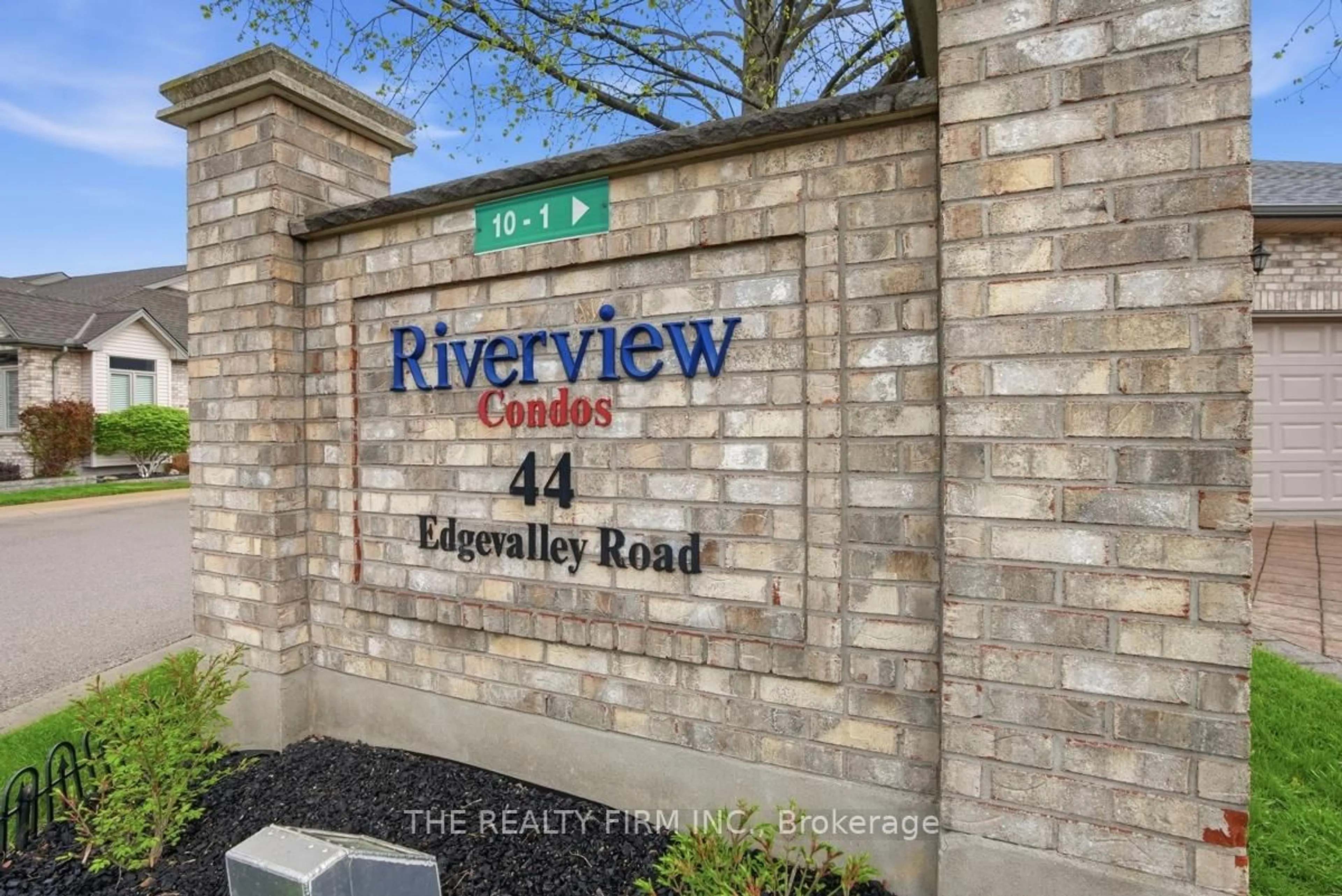 Unknown for 44 Edgevalley Rd #10, London East Ontario N5Y 5P6
