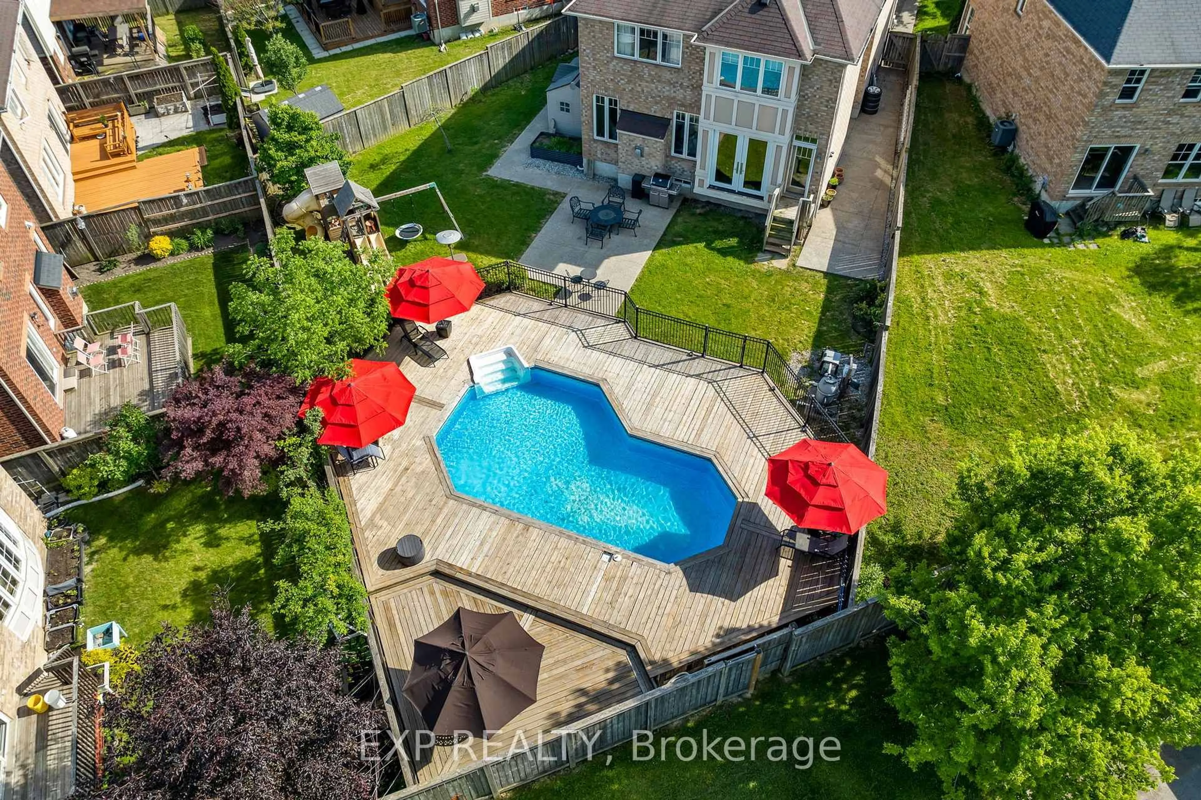 A pic from outside/outdoor area/front of a property/back of a property/a pic from drone, water/lake/river/ocean view for 28 Ohara Lane, Hamilton Ontario L9K 0C7