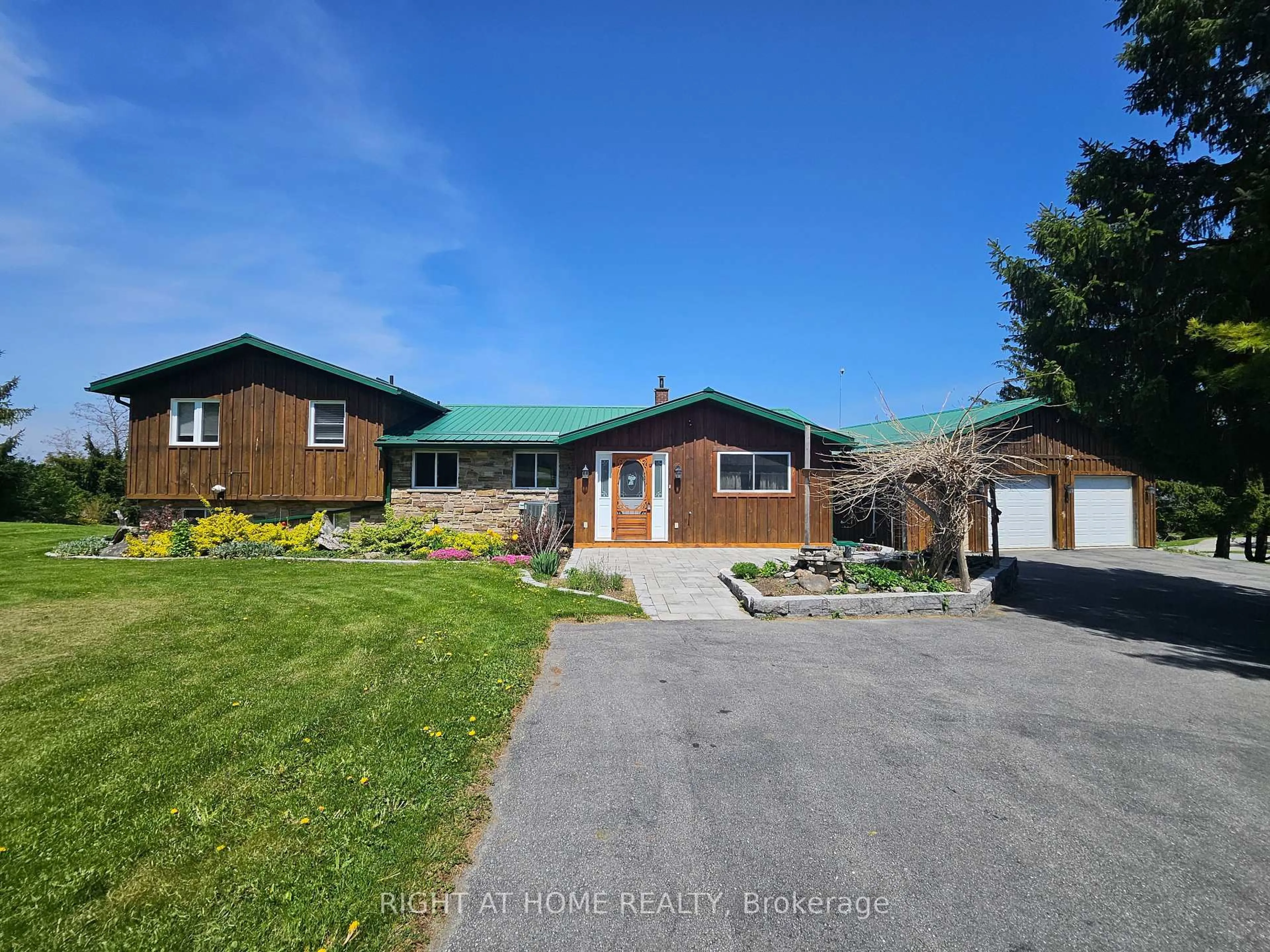 A pic from outside/outdoor area/front of a property/back of a property/a pic from drone, street for 152 Grandview Dr, Alnwick/Haldimand Ontario K0K 2X0