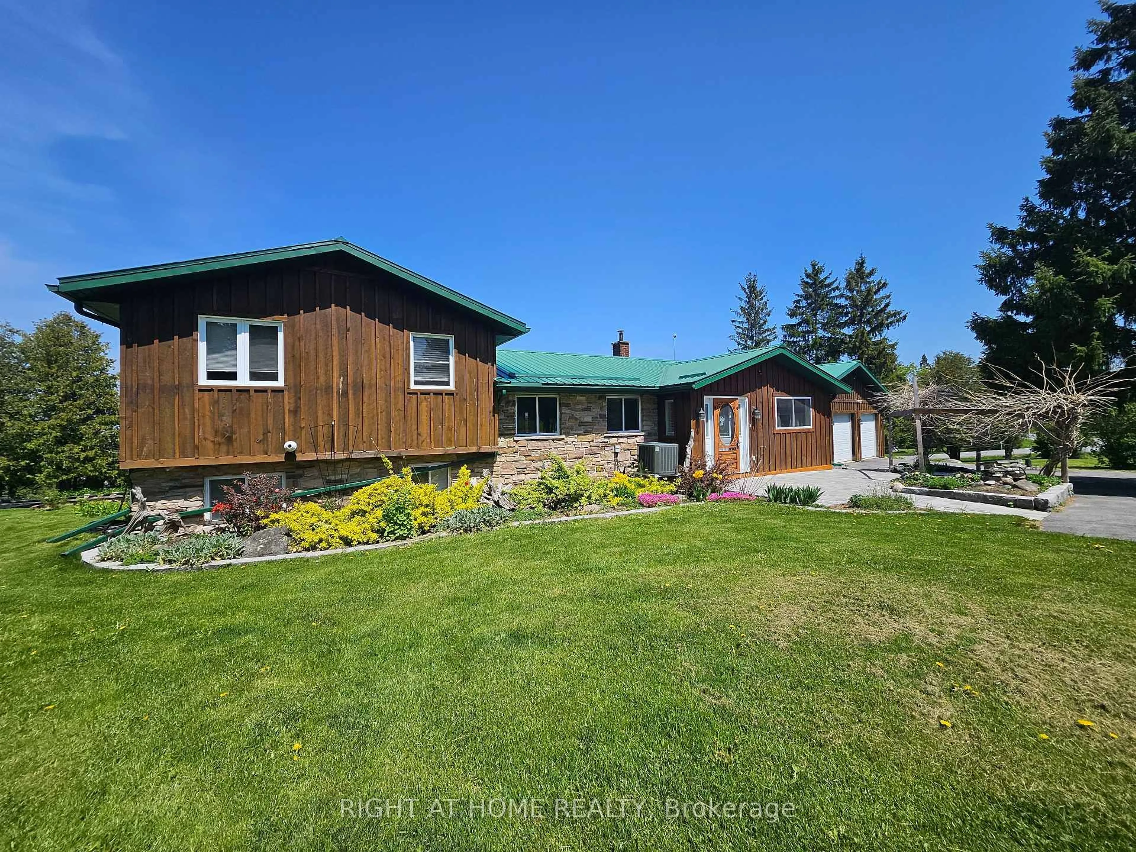 A pic from outside/outdoor area/front of a property/back of a property/a pic from drone, water/lake/river/ocean view for 152 Grandview Dr, Alnwick/Haldimand Ontario K0K 2X0