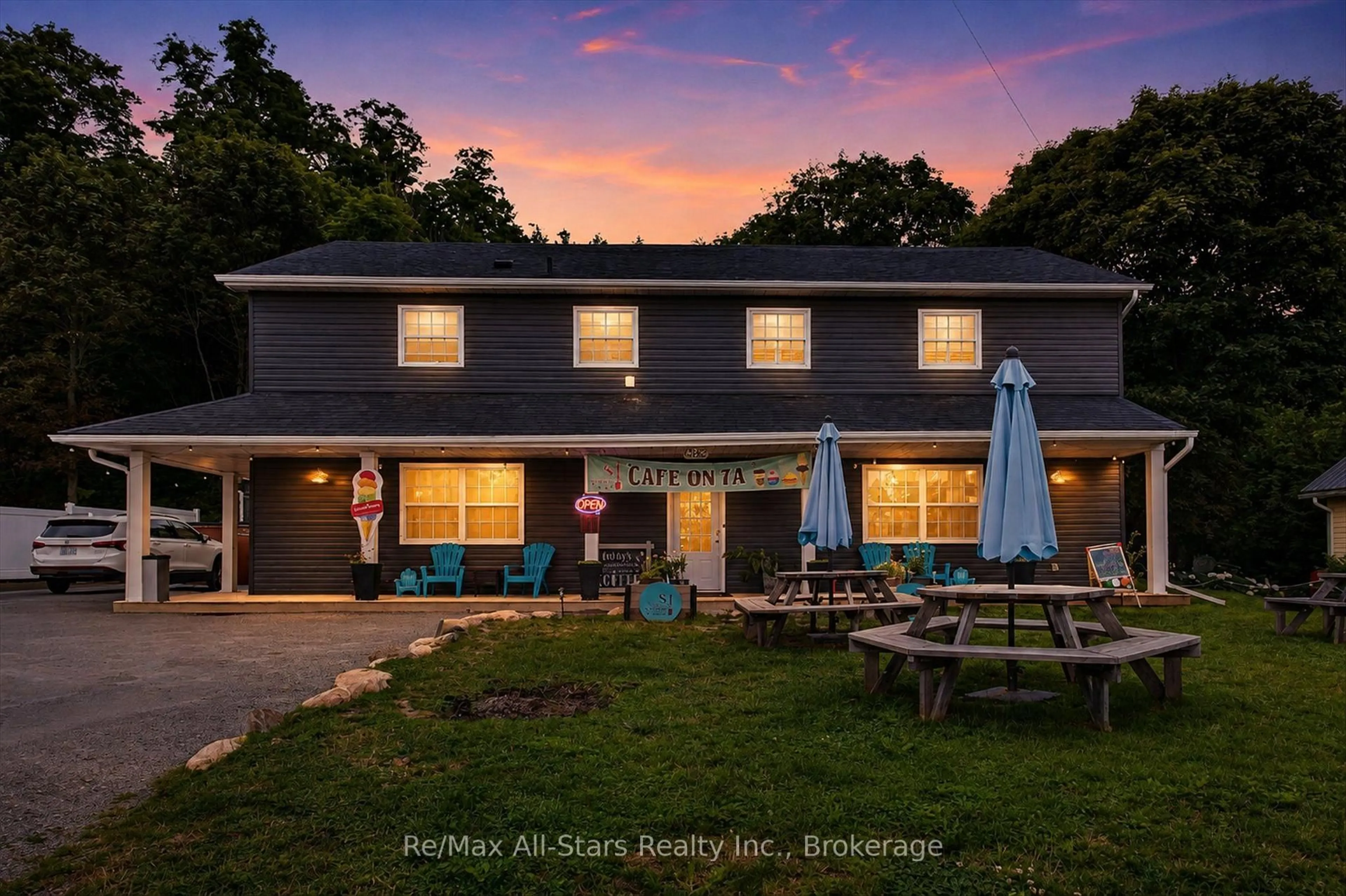 Patio, unknown for 1482 Highway 7A, Kawartha Lakes Ontario L0A 1A0