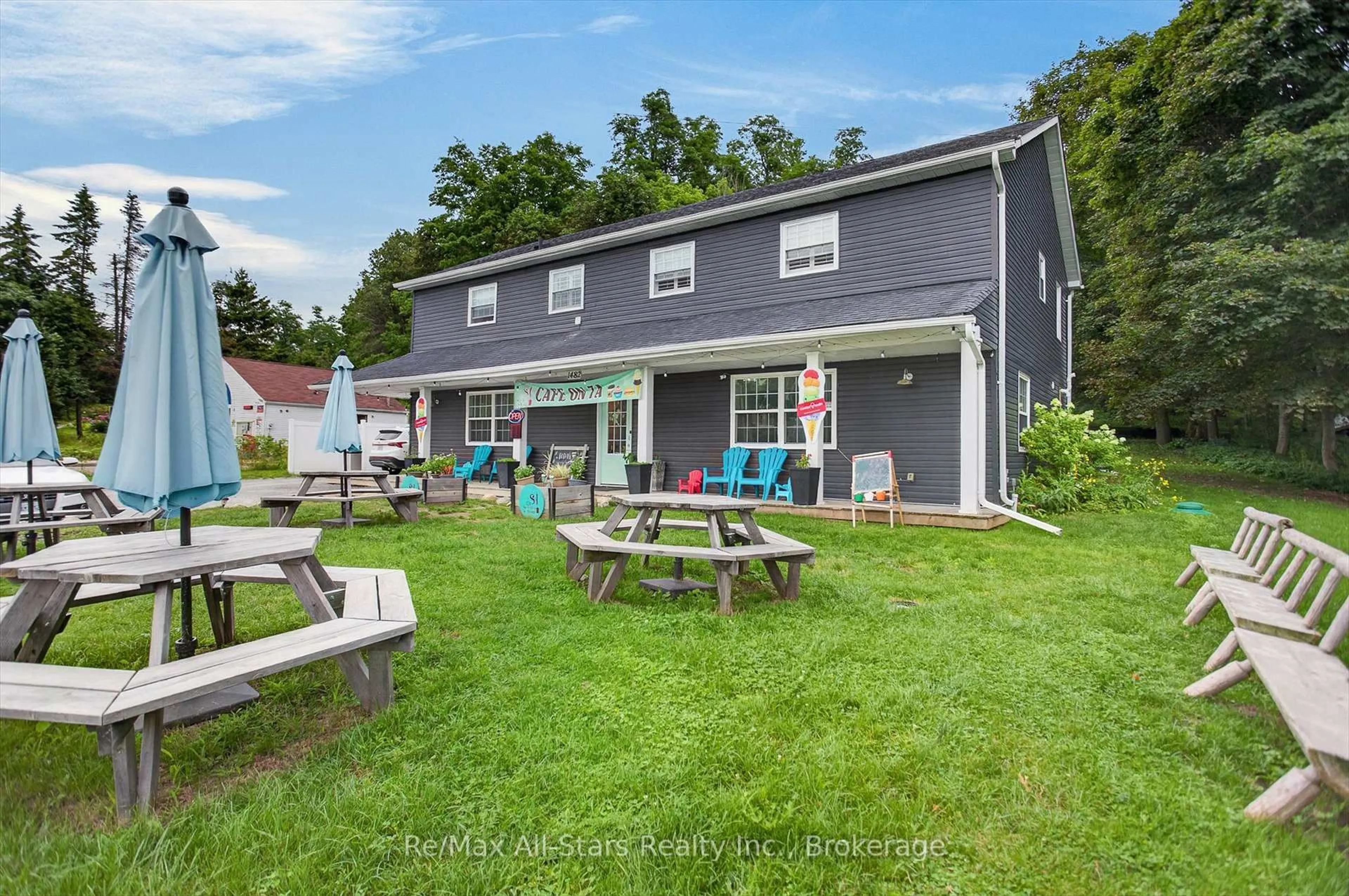 Patio, unknown for 1482 Highway 7A, Kawartha Lakes Ontario L0A 1A0