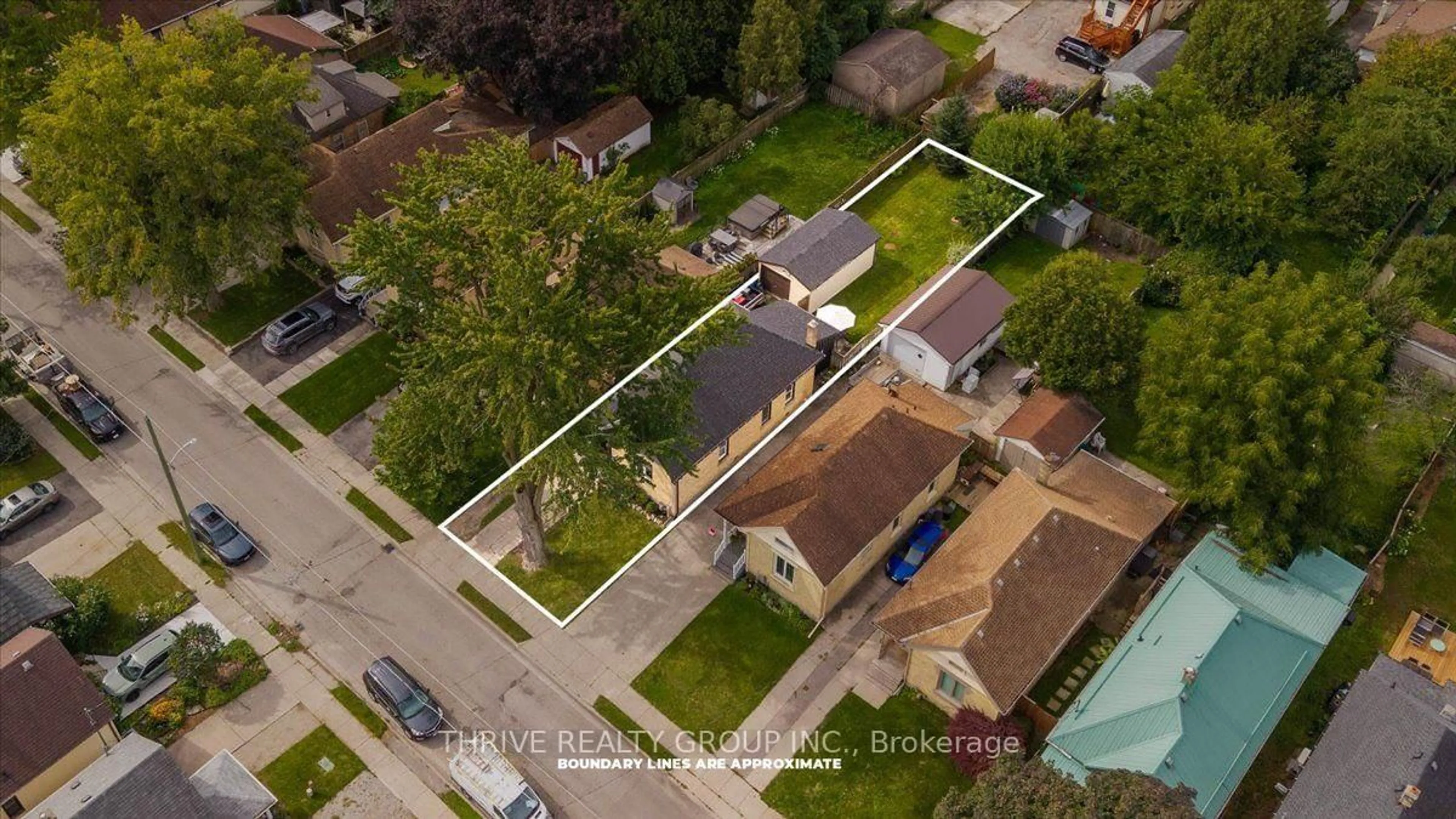 A pic from outside/outdoor area/front of a property/back of a property/a pic from drone, street for 459 Dorinda St, London East Ontario N5W 4B3