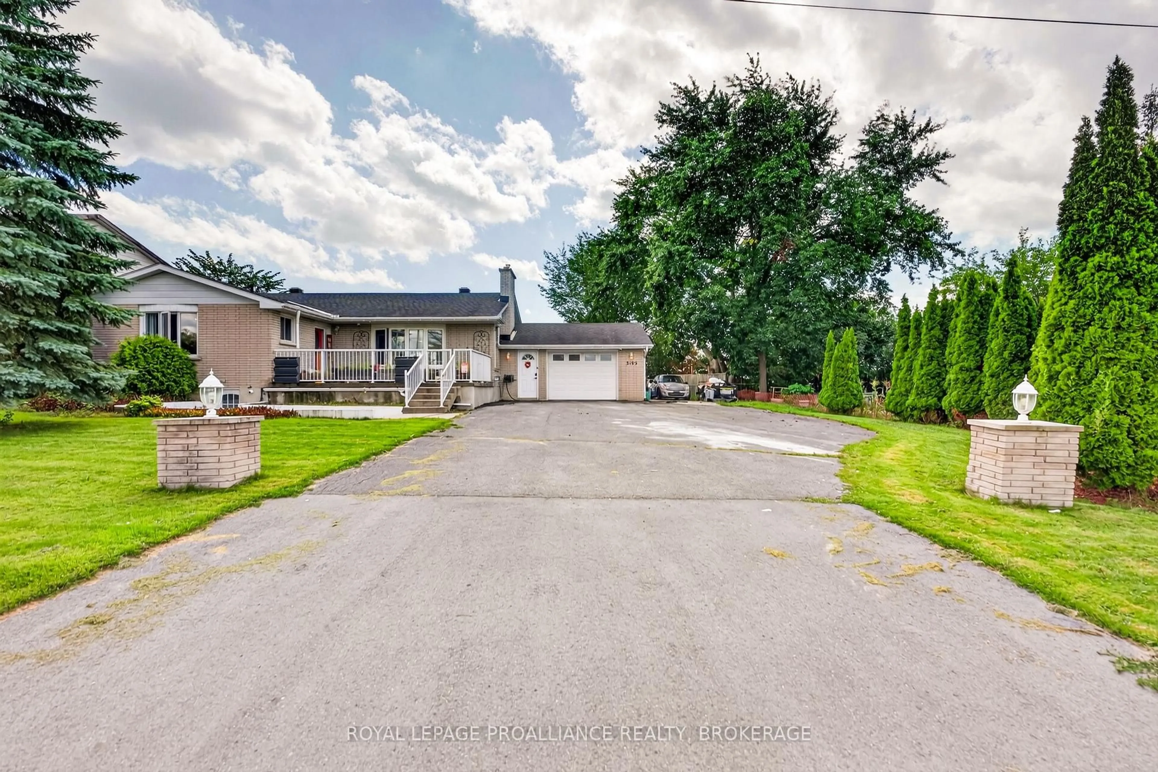 A pic from outside/outdoor area/front of a property/back of a property/a pic from drone, street for 3199 Princess St, Kingston Ontario K7P 0T9