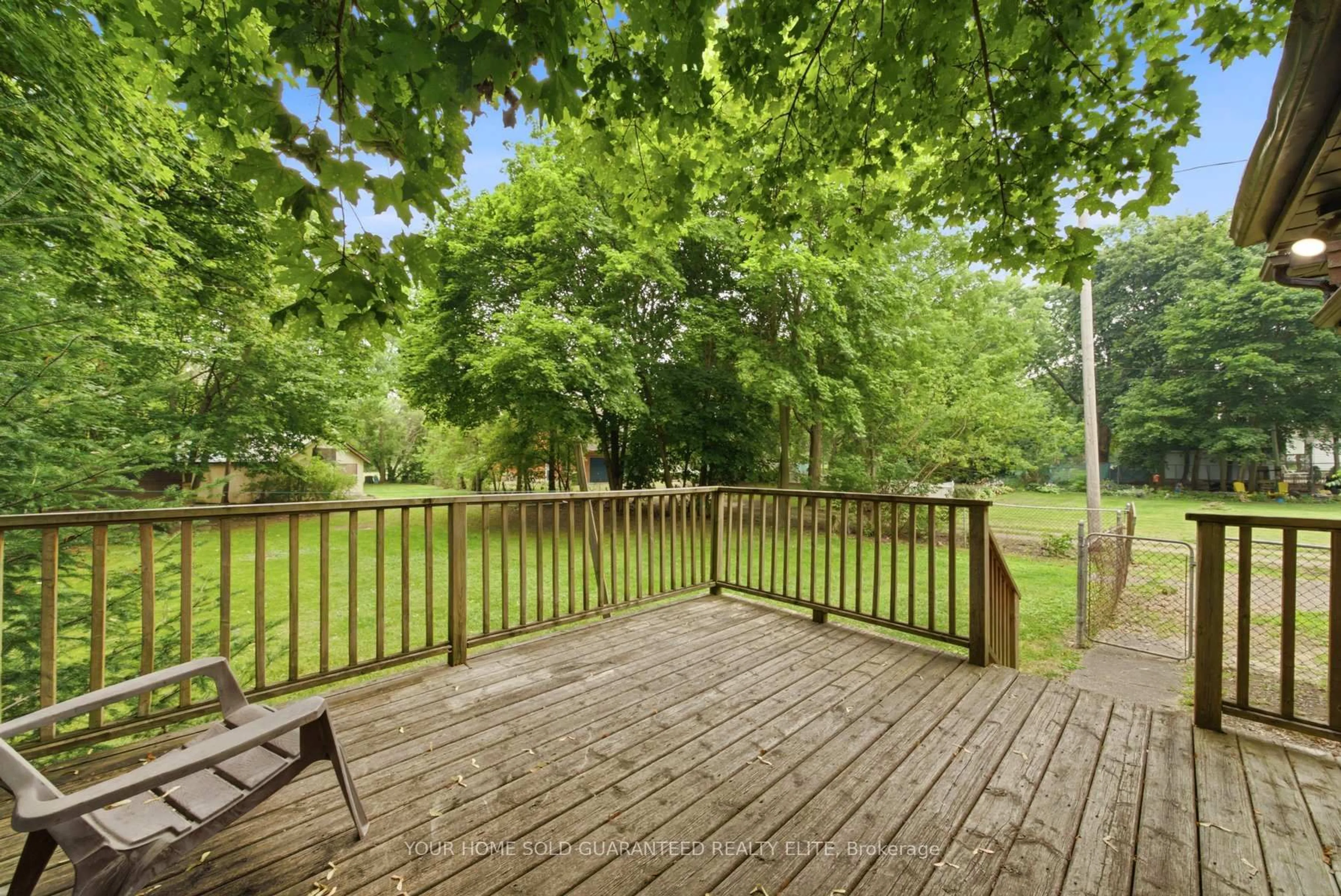 Patio, forest/trees view for 211 Canborough St, West Lincoln Ontario L0R 2A0