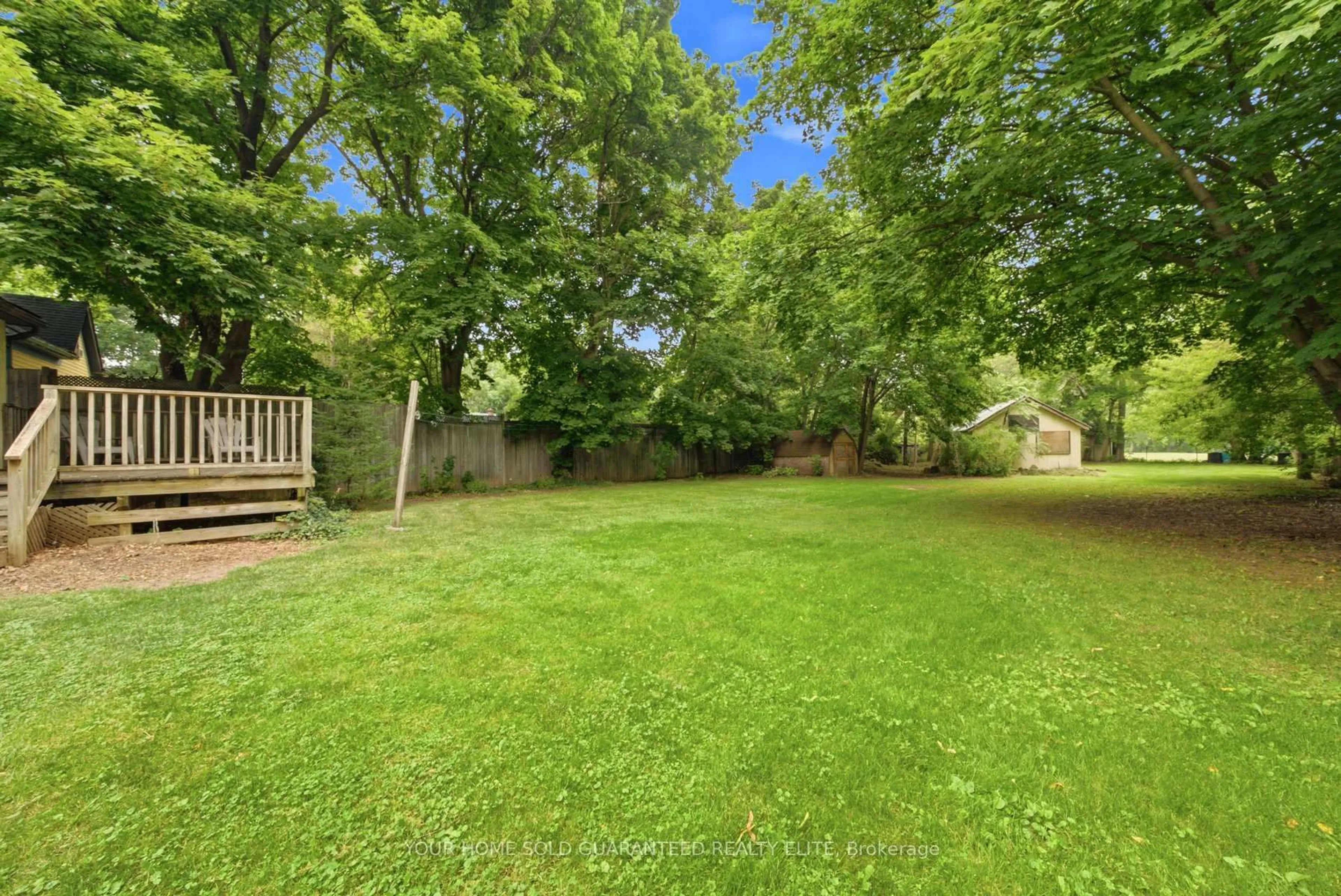 Patio, forest/trees view for 211 Canborough St, West Lincoln Ontario L0R 2A0