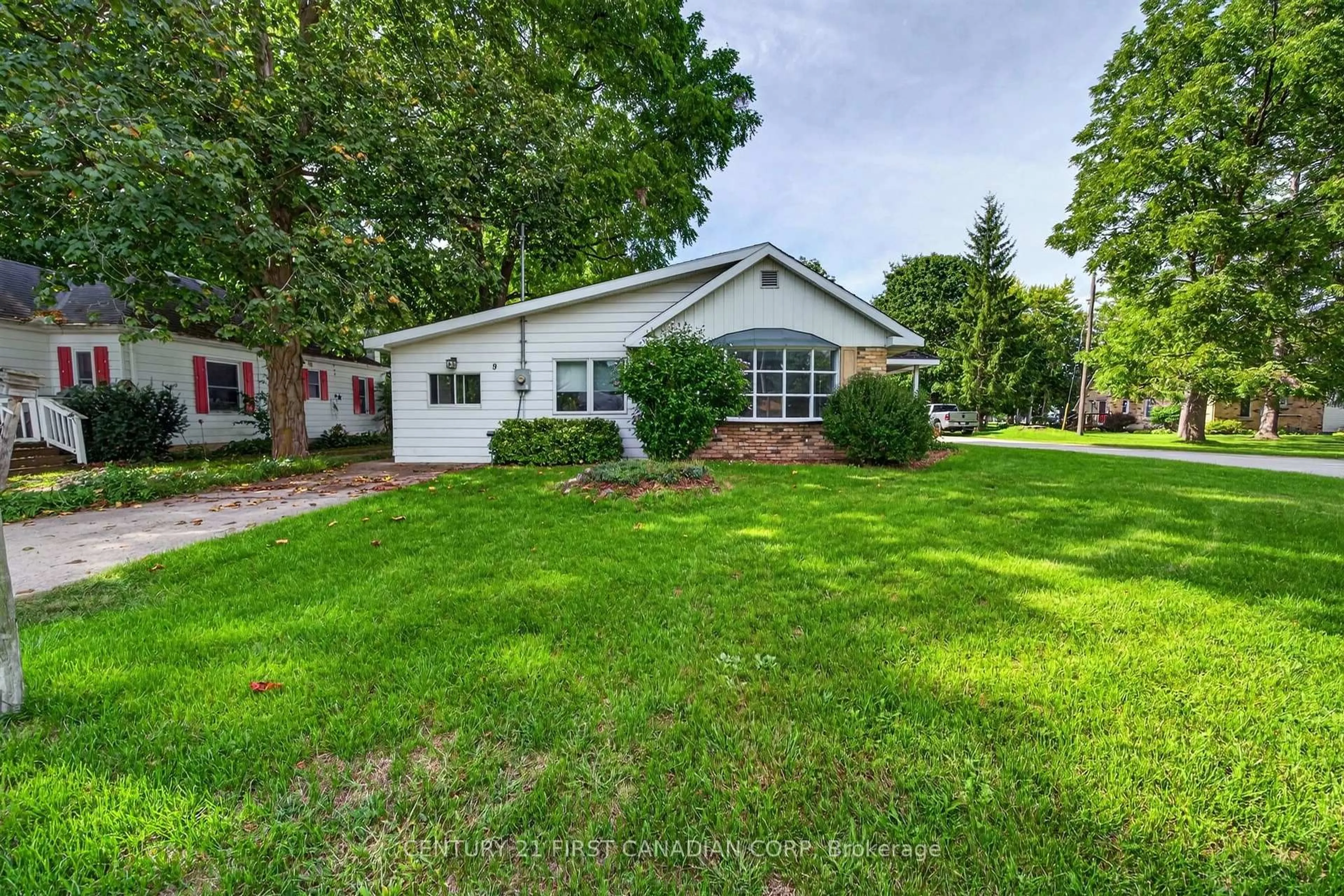 Unknown for 9 Park Cres, Middlesex Centre Ontario N0M 2A0