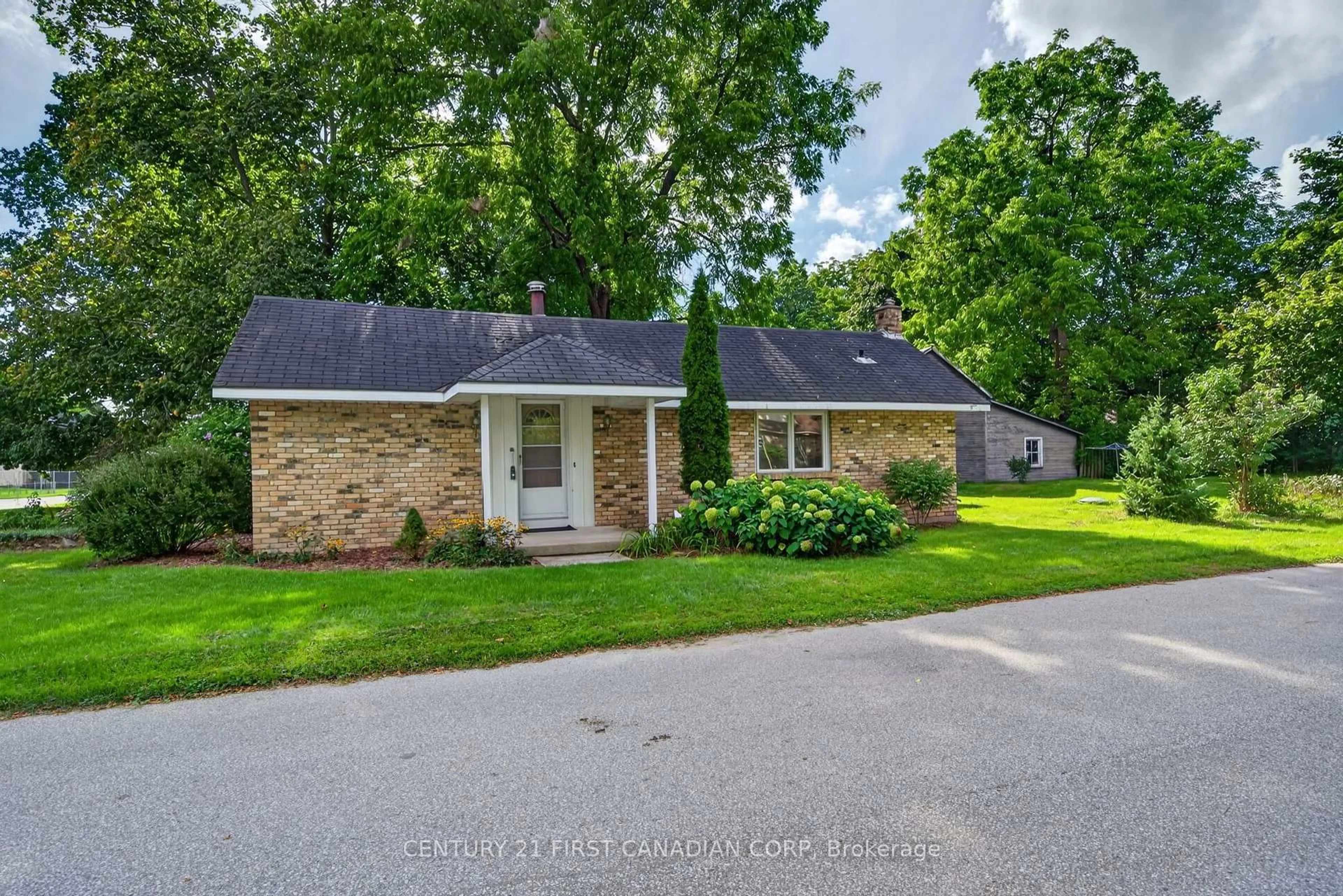 Unknown for 9 Park Cres, Middlesex Centre Ontario N0M 2A0