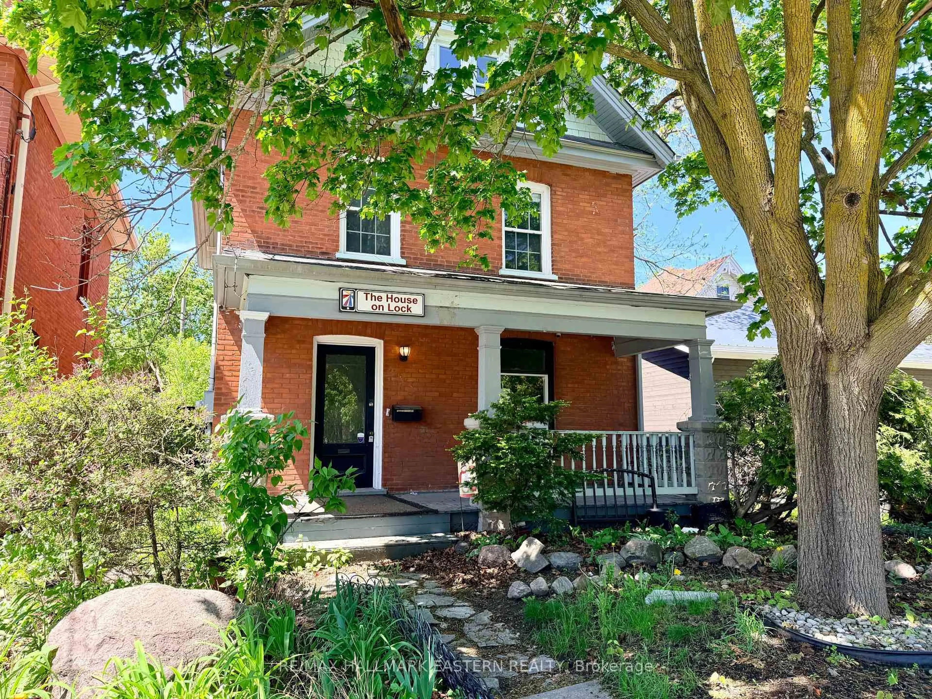 Home with brick exterior material, street for 179 Lock St, Peterborough Ontario K9J 2Y8
