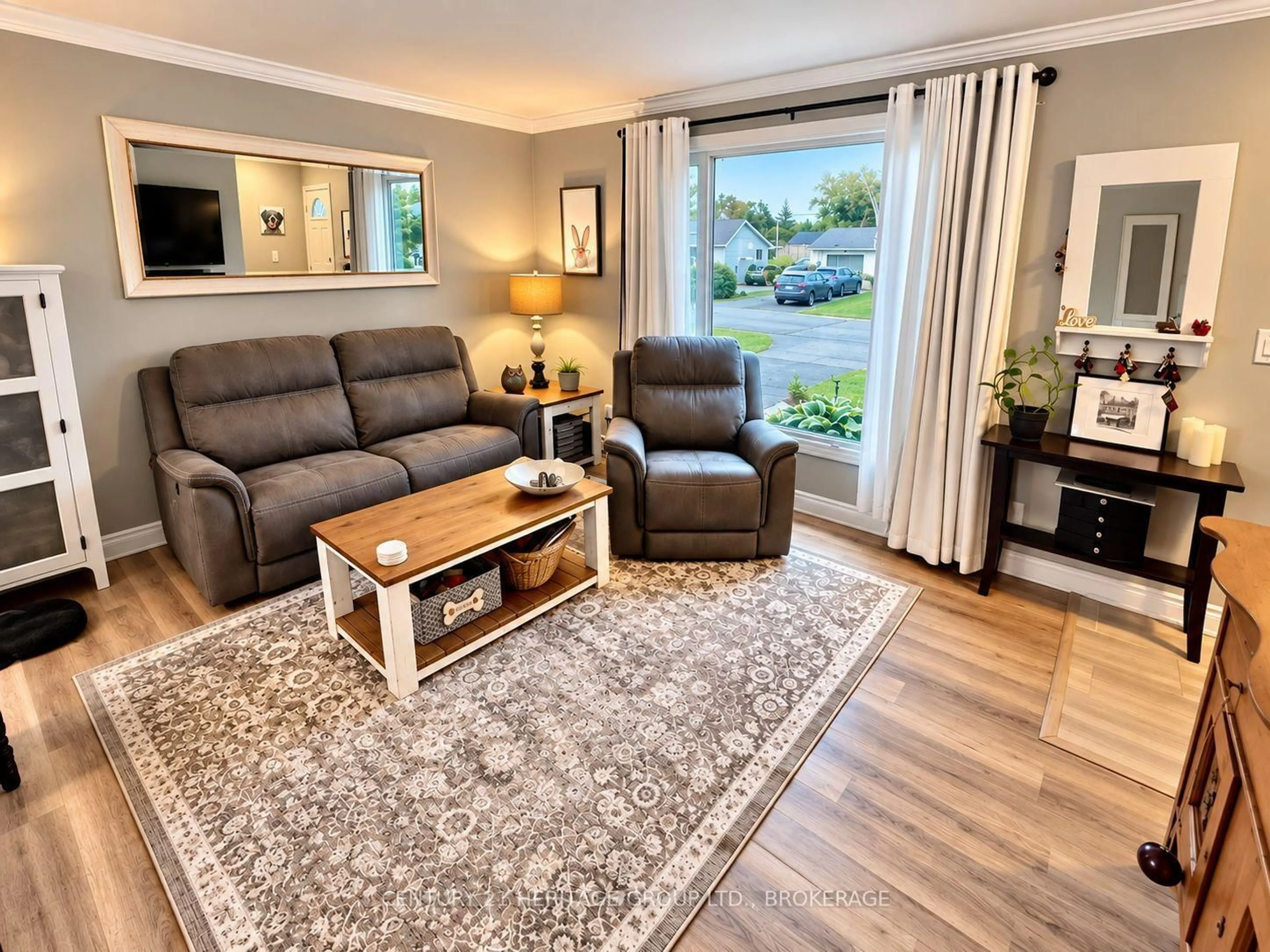 Living room with furniture, unknown for 34 Harvard Pl, Loyalist Ontario K7N 1J4