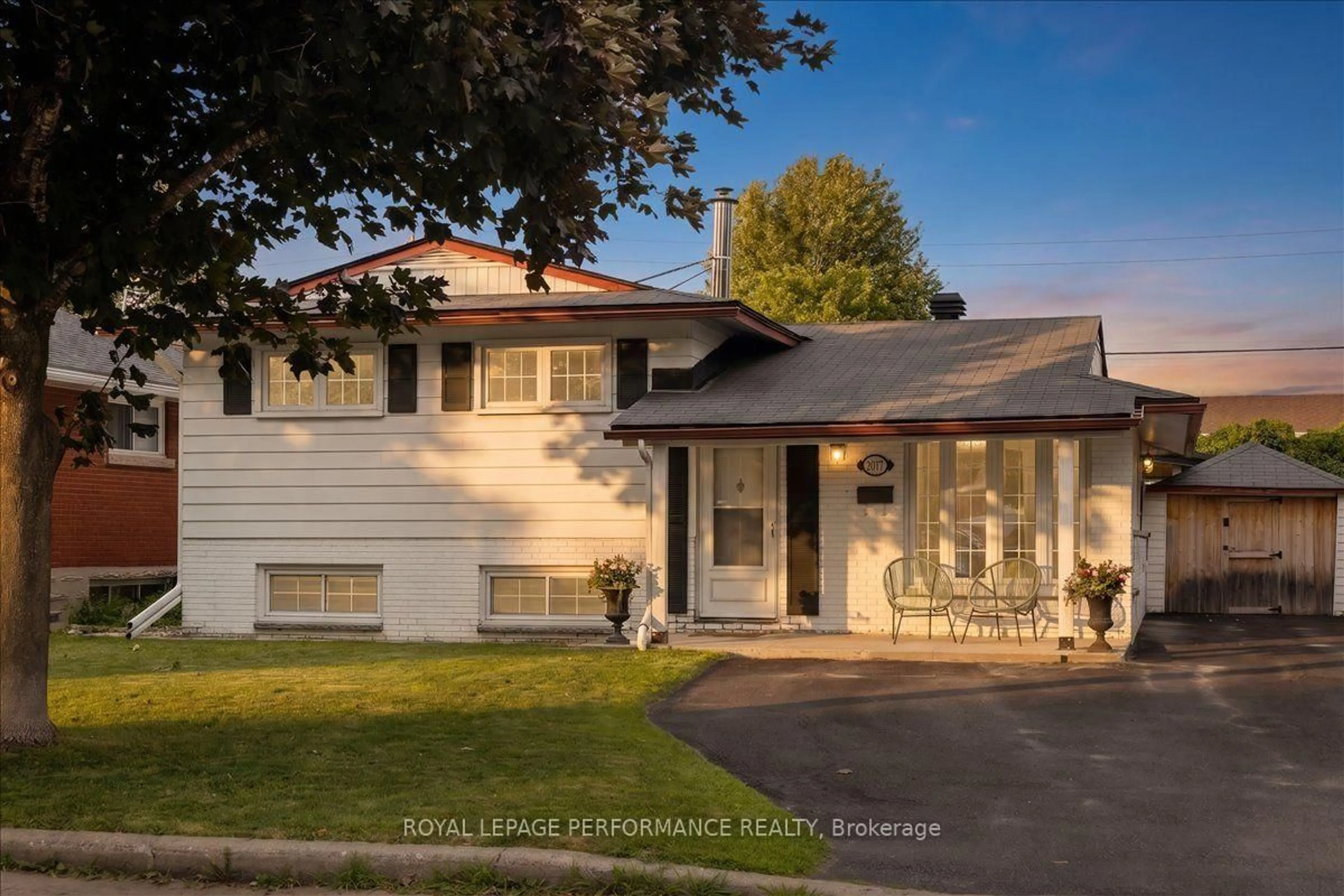 Home with vinyl exterior material, street for 2177 Bingham St, Ottawa Ontario K1G 2V6