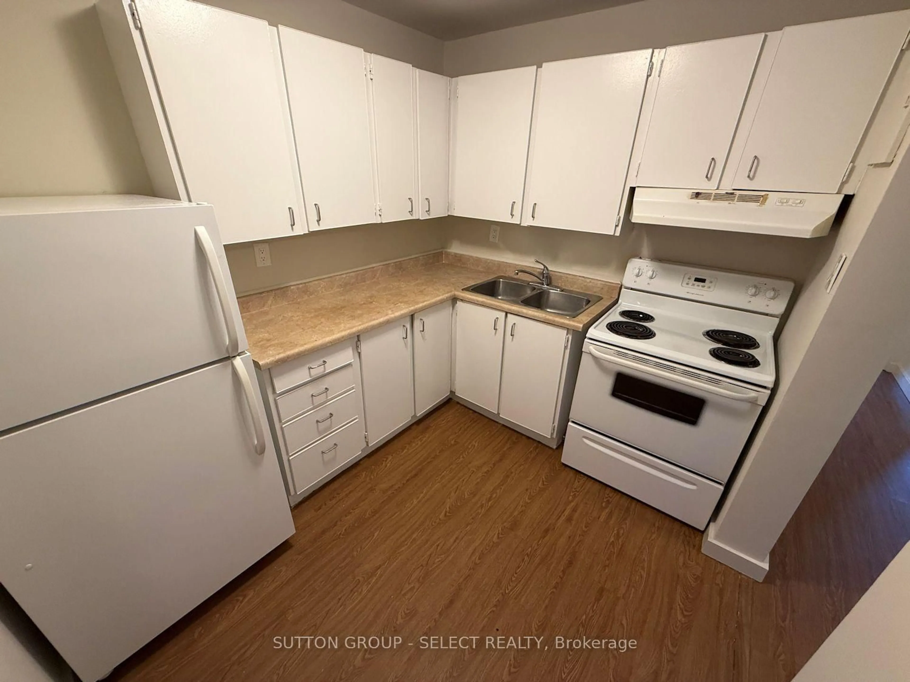 Standard kitchen, unknown for 573 Mornington Ave #607, London East Ontario N5Y 4T9