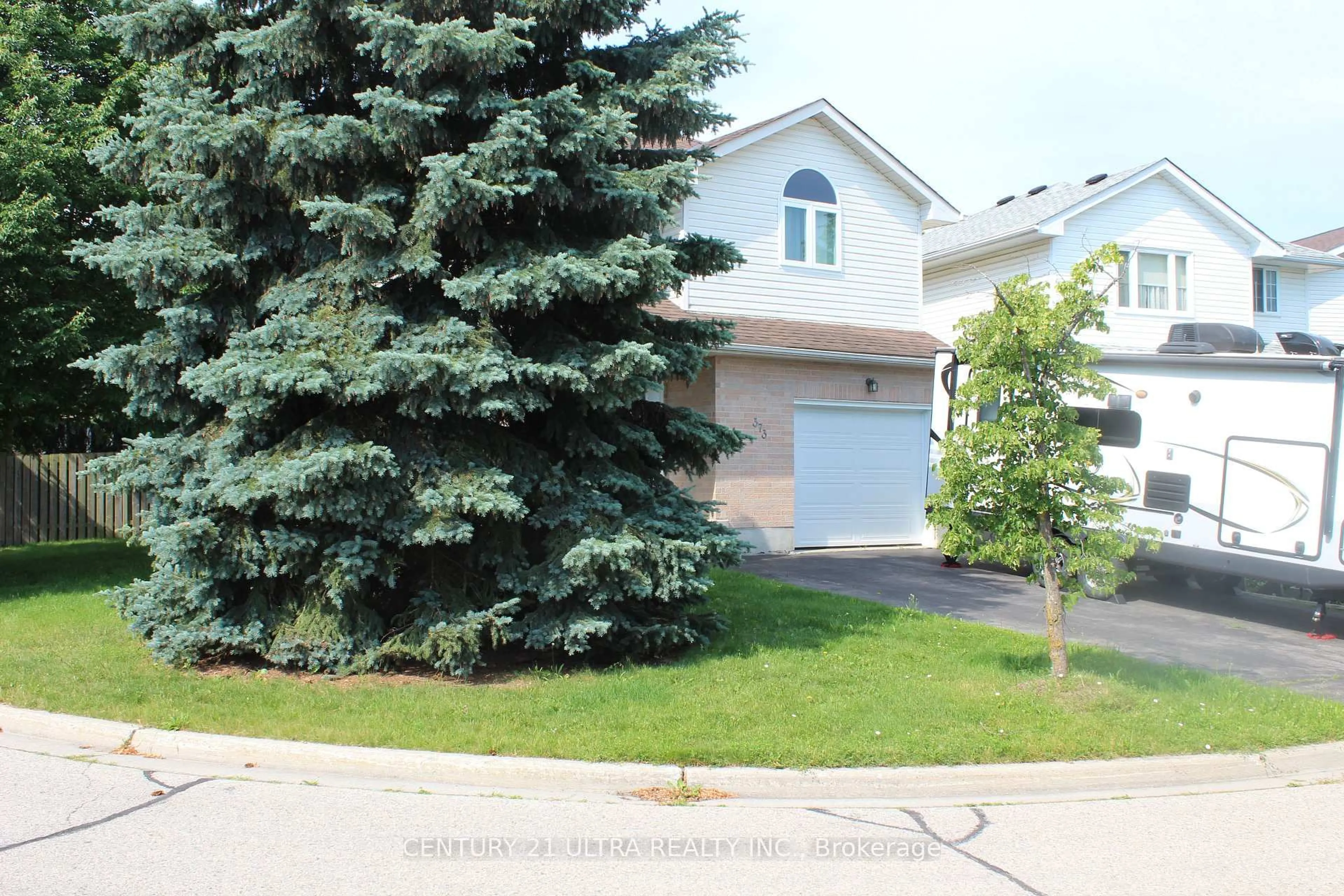 Home with vinyl exterior material, street for 373 Brembel Cres, Kitchener Ontario N2B 3W9